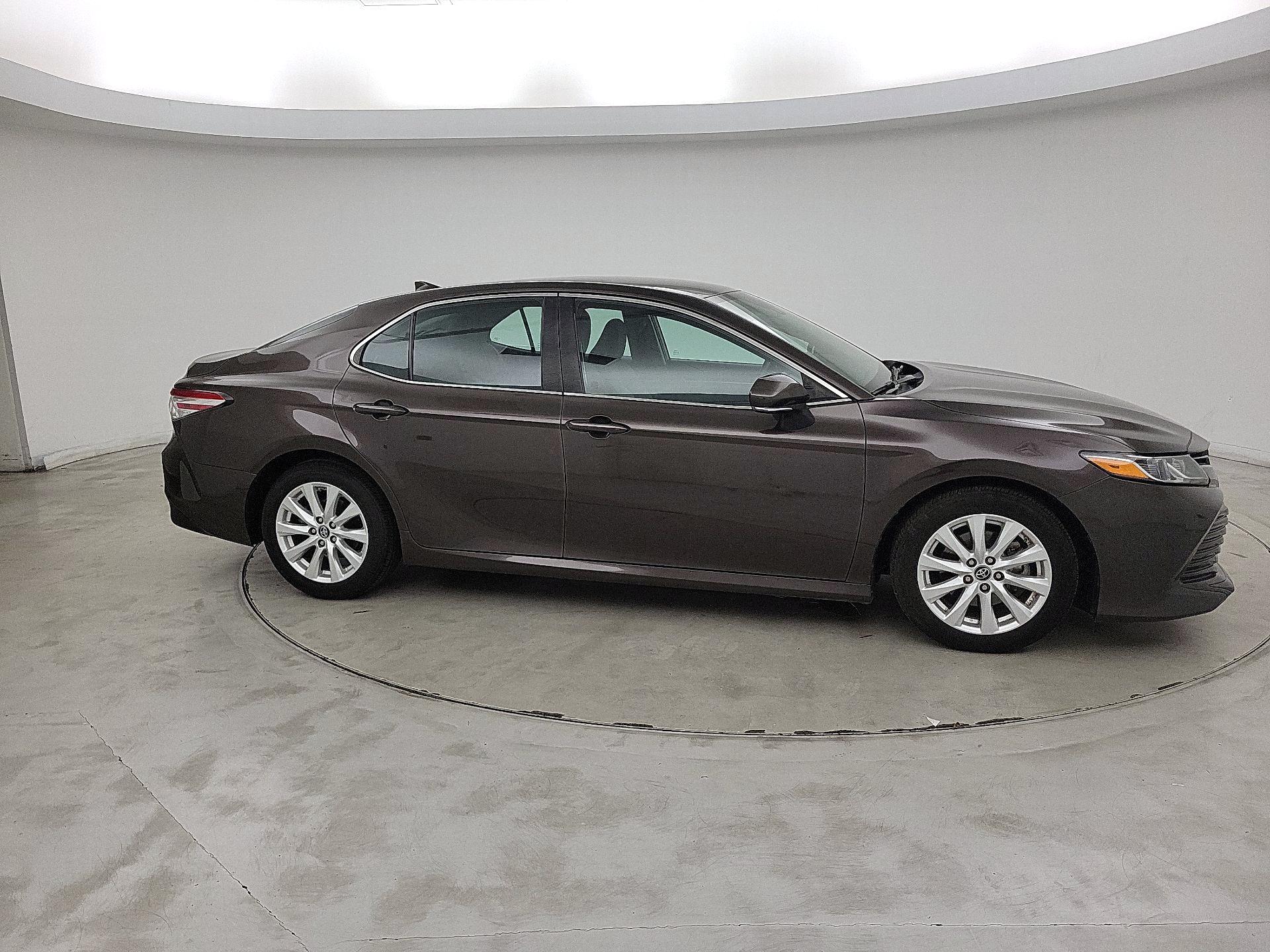 Thumbnail: 2019 Toyota Camry - 4