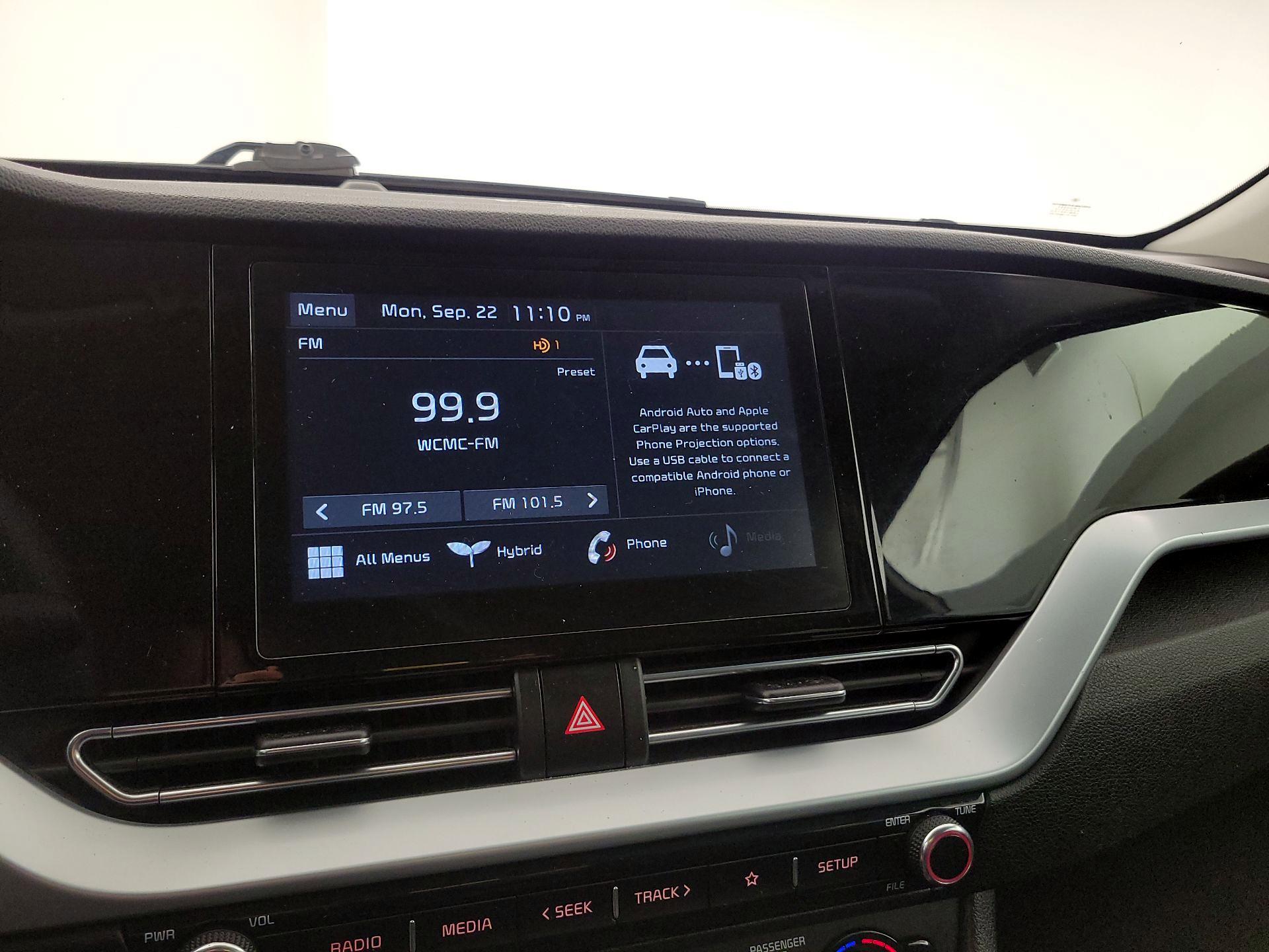 Thumbnail: 2020 Kia Niro - 13