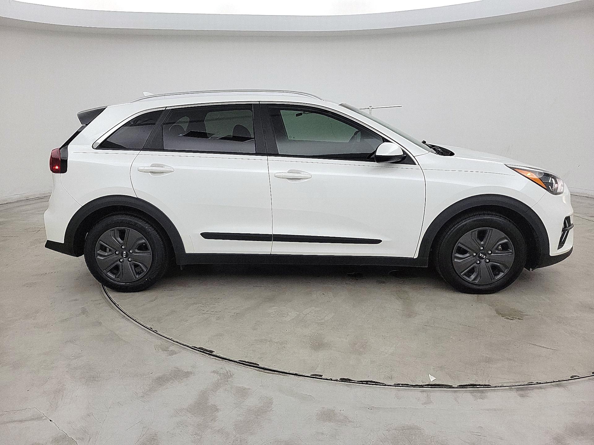 Thumbnail: 2020 Kia Niro - 4
