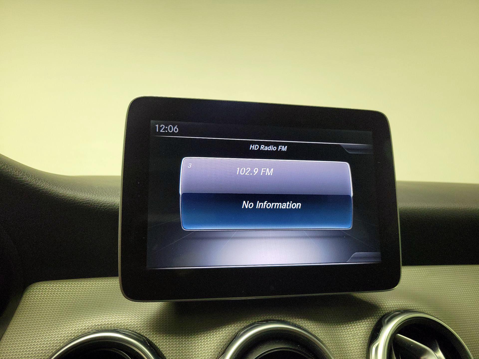 Thumbnail: 2018 Mercedes-Benz GLA - 16