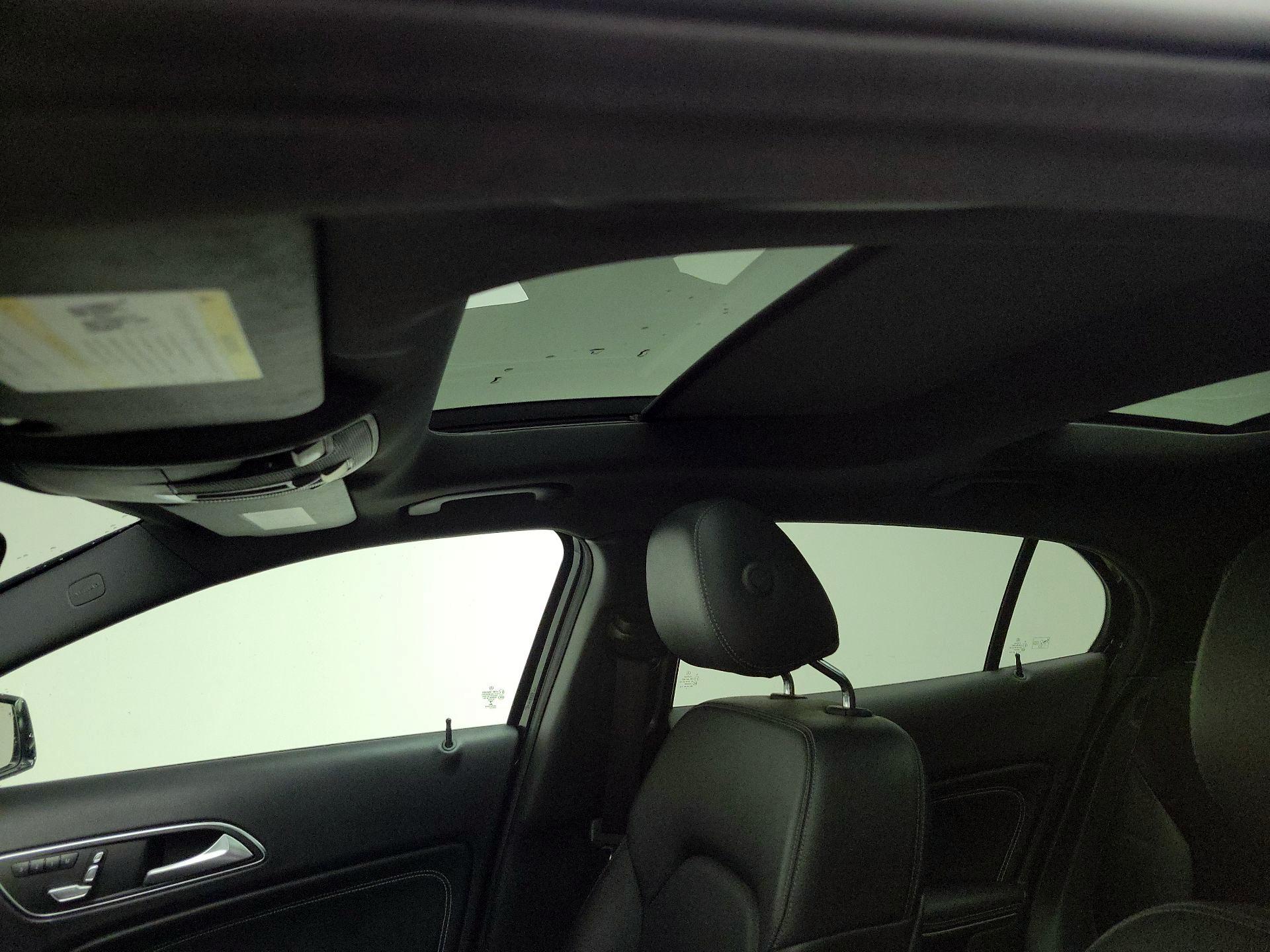 Thumbnail: 2018 Mercedes-Benz GLA - 20