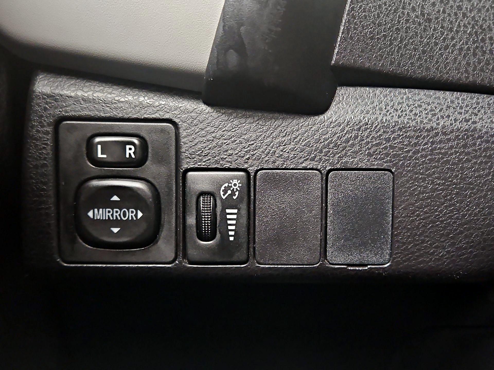 Thumbnail: 2017 Toyota Corolla - 13