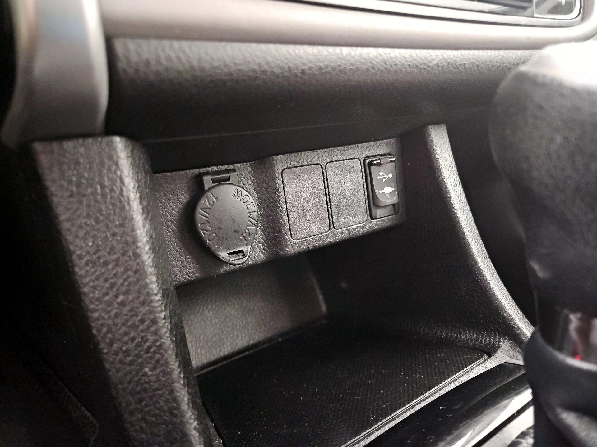 Thumbnail: 2017 Toyota Corolla - 18