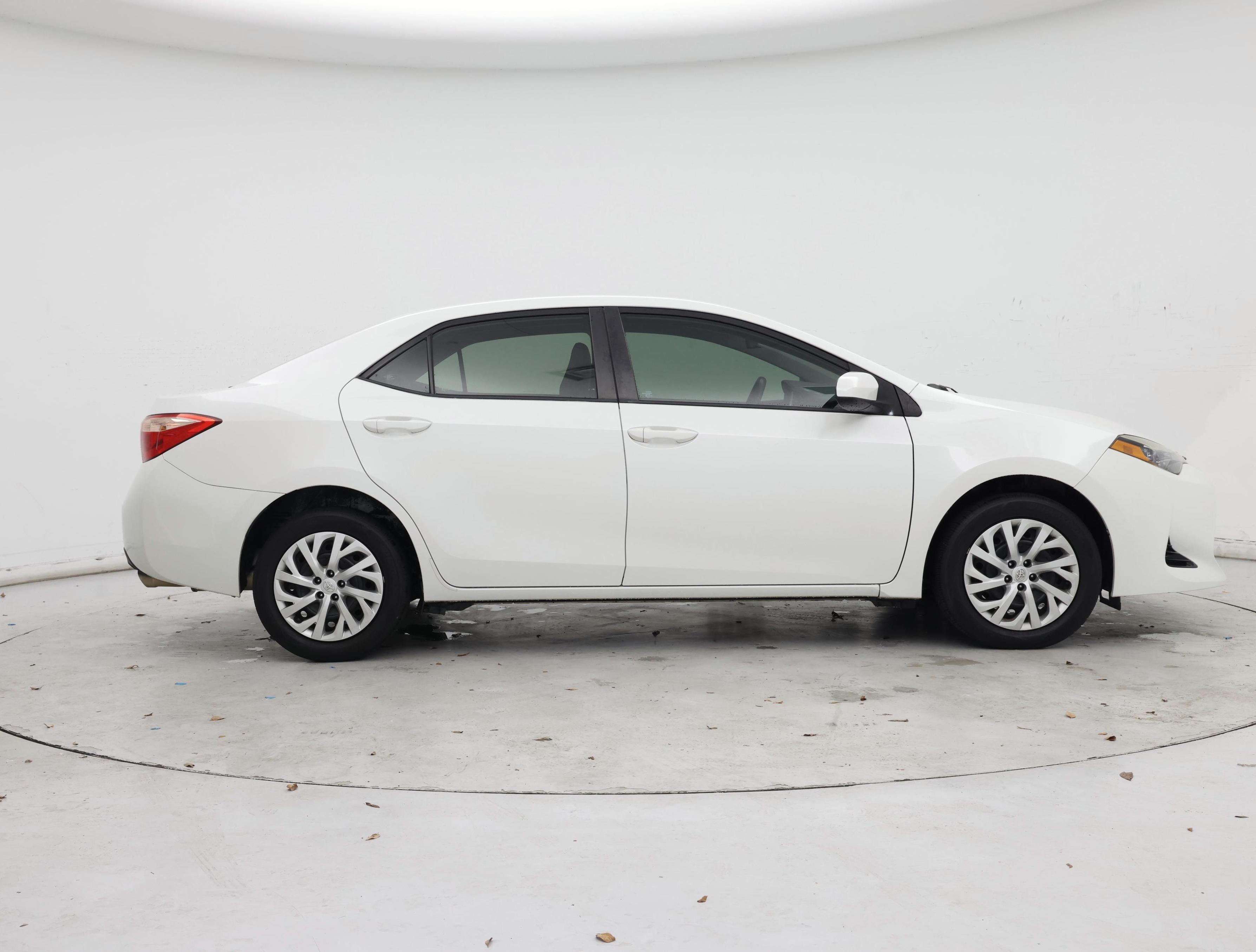 Thumbnail: 2017 Toyota Corolla - 7