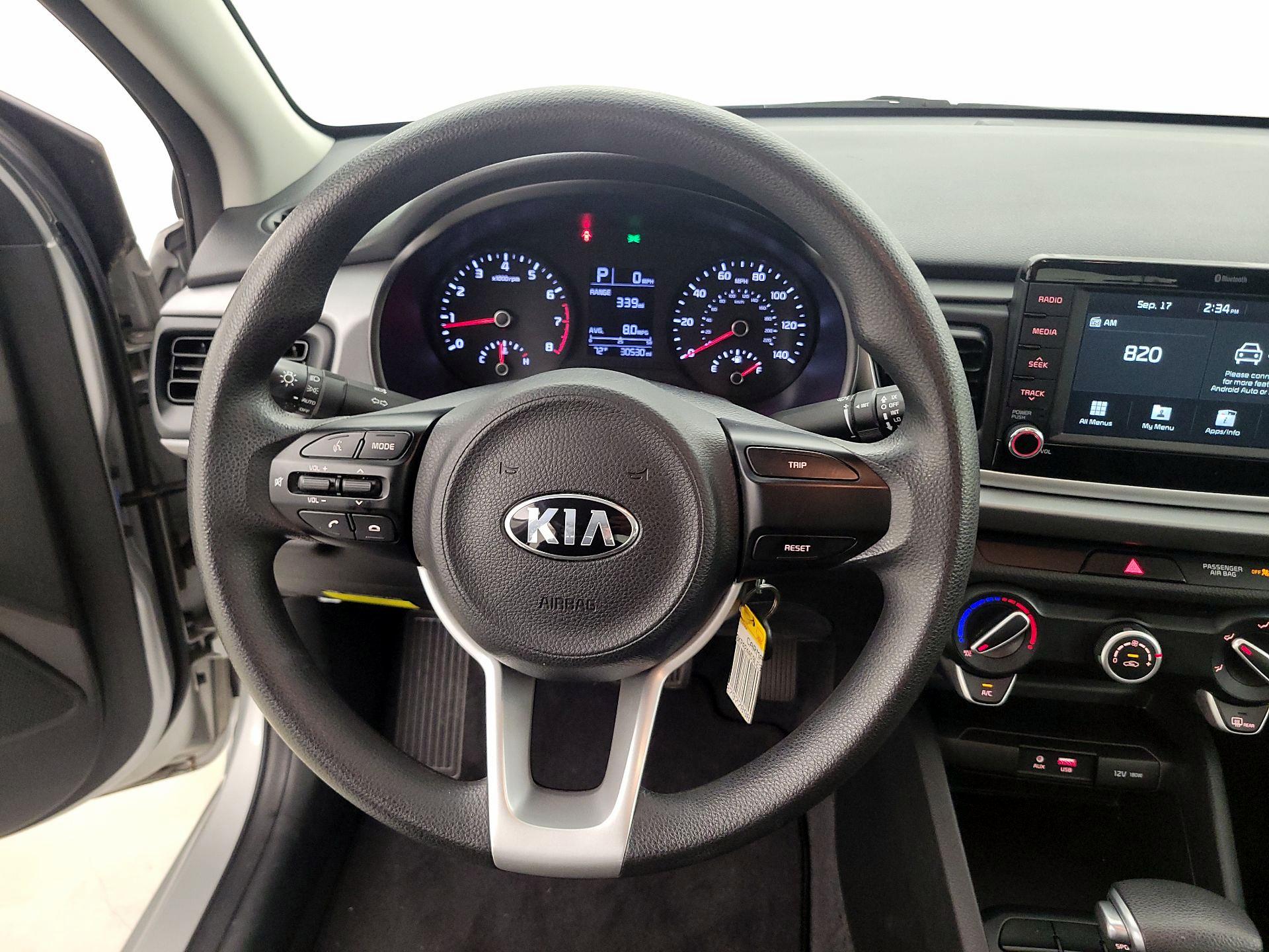 Thumbnail: 2020 Kia Rio - 10