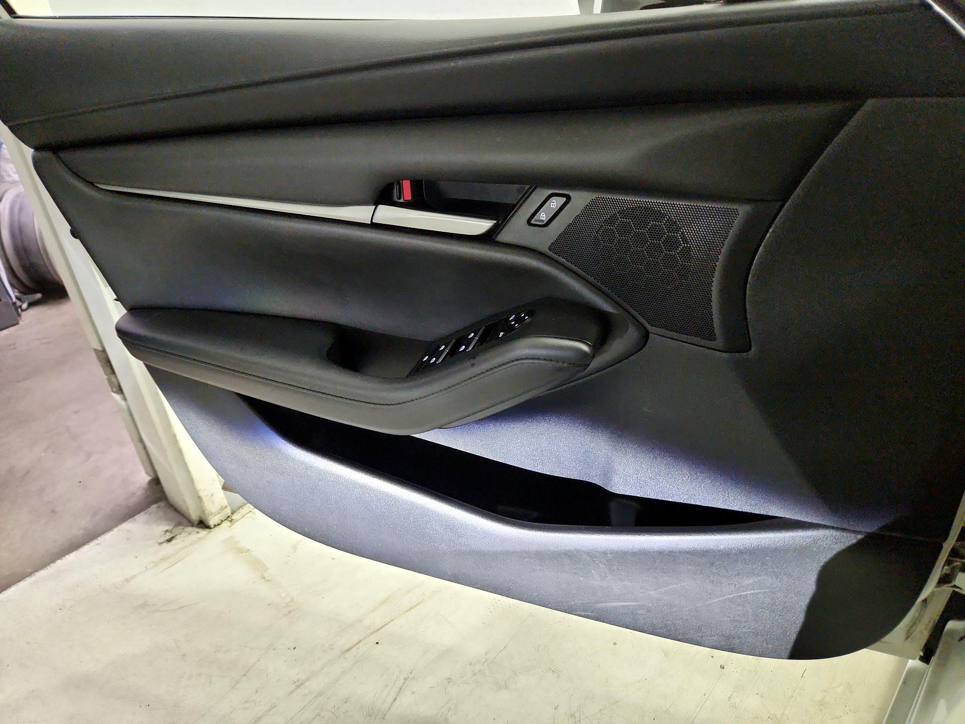 Thumbnail: 2021 Mazda Mazda3 - 12