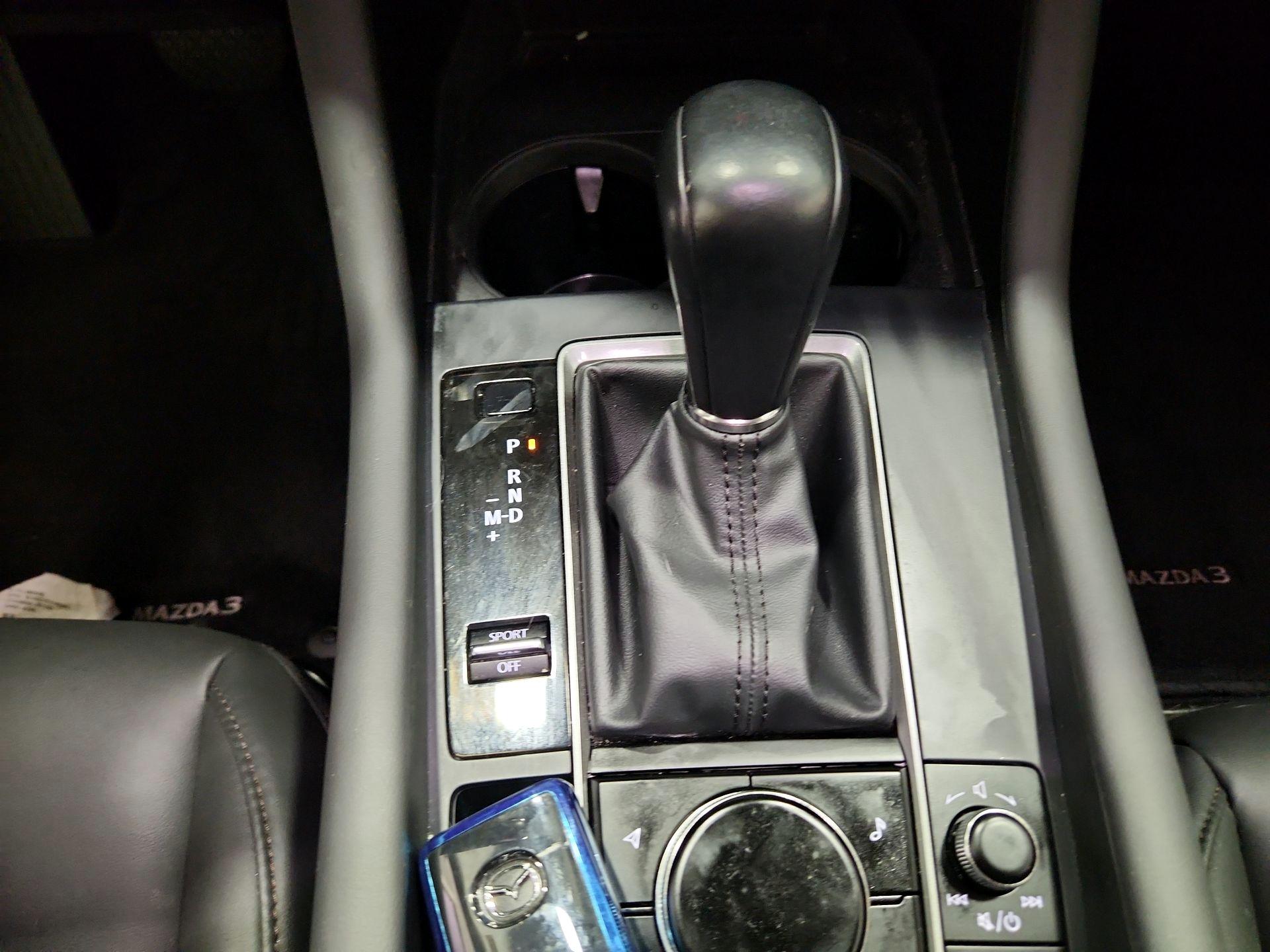 Thumbnail: 2021 Mazda Mazda3 - 17