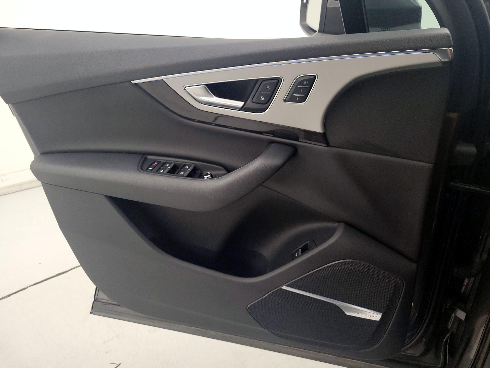Thumbnail: 2019 Audi Q7 - 12