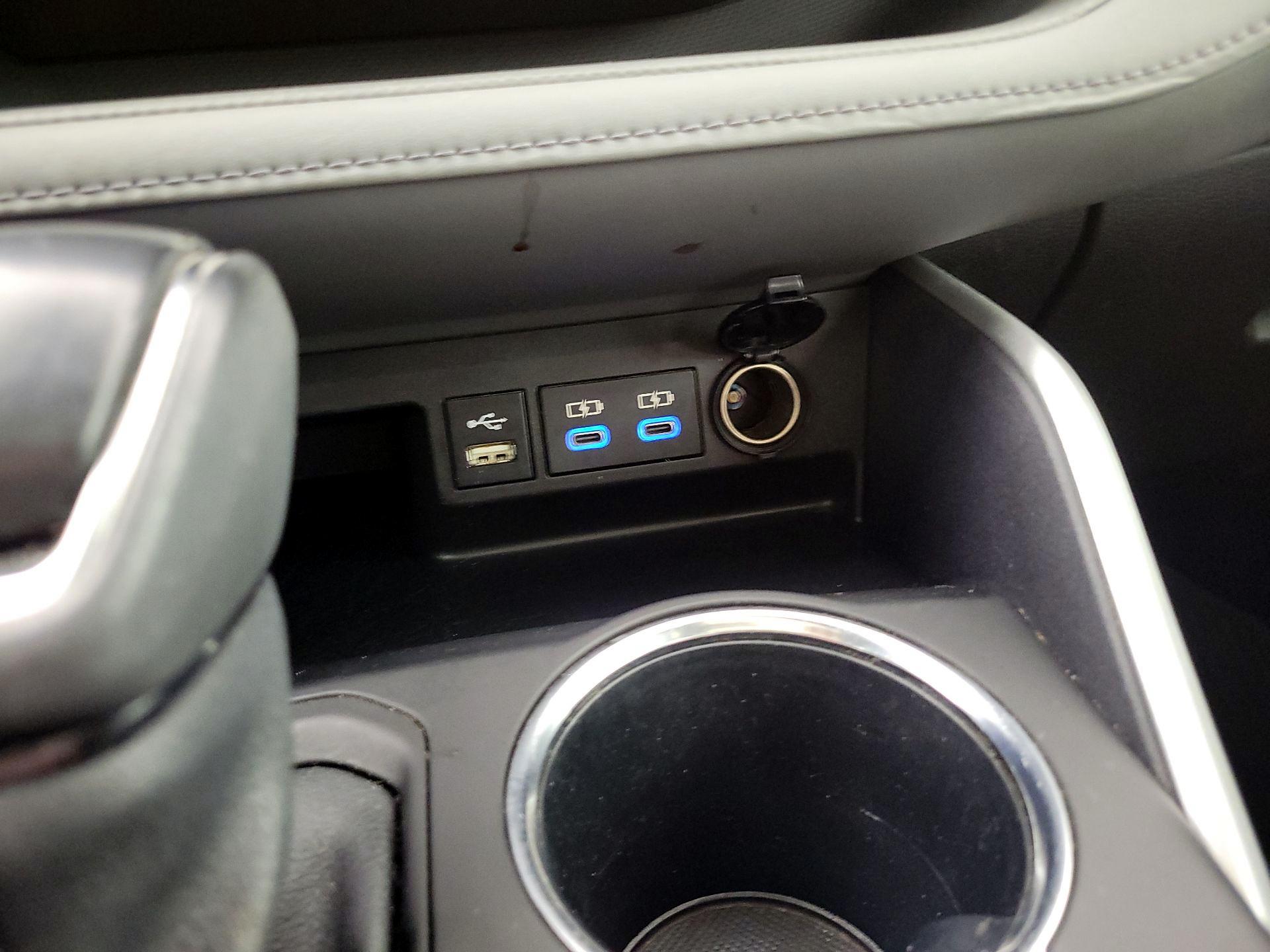 Thumbnail: 2022 Toyota Highlander - 18