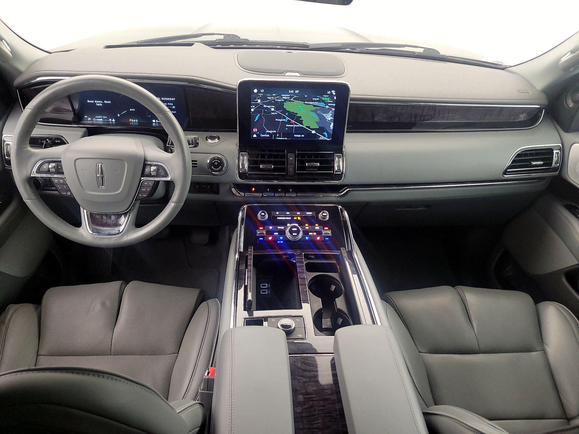 Thumbnail: 2018 Lincoln Navigator - 9