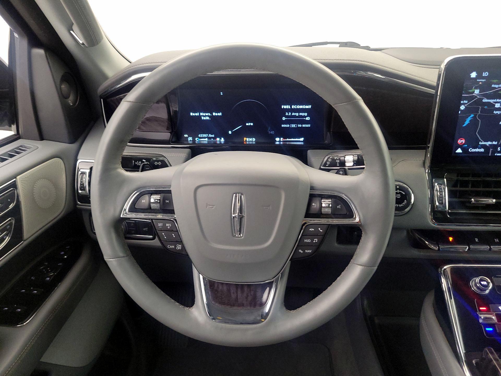 Thumbnail: 2018 Lincoln Navigator - 10