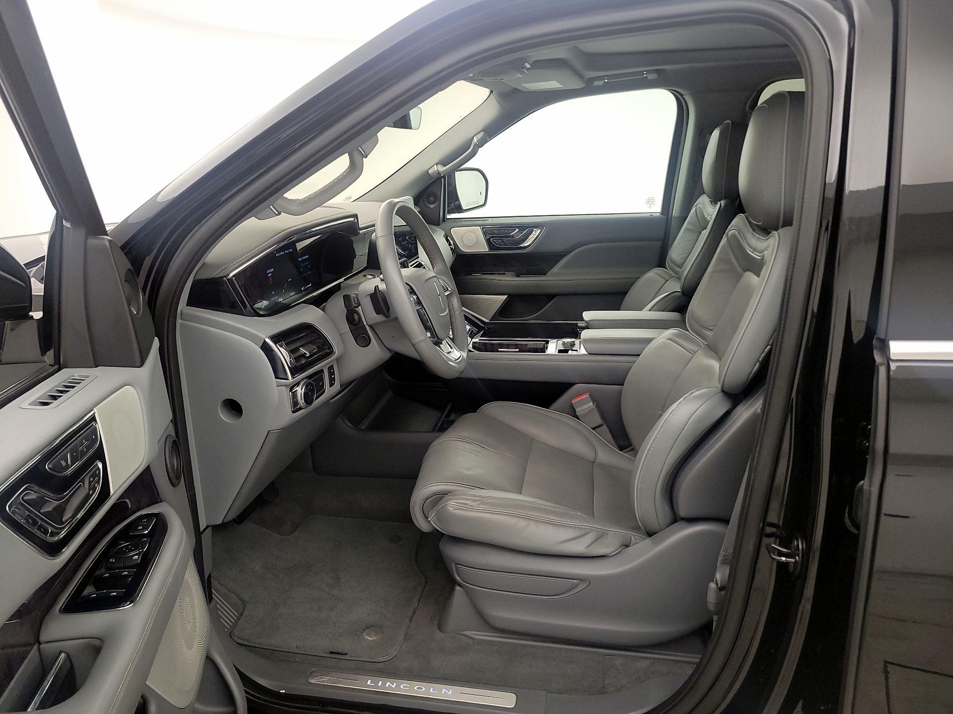 Thumbnail: 2018 Lincoln Navigator - 11