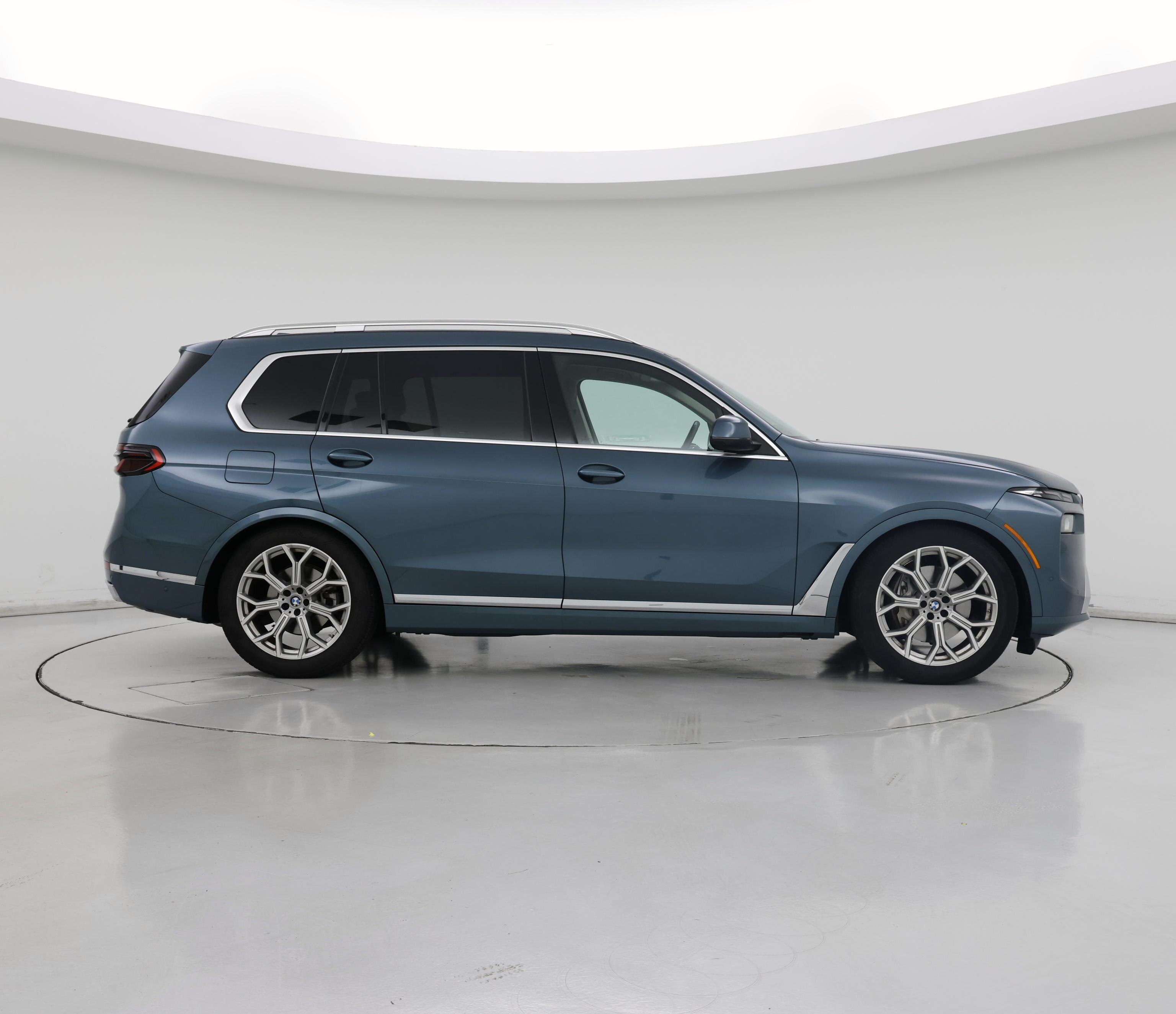 Thumbnail: 2023 BMW X7 - 7