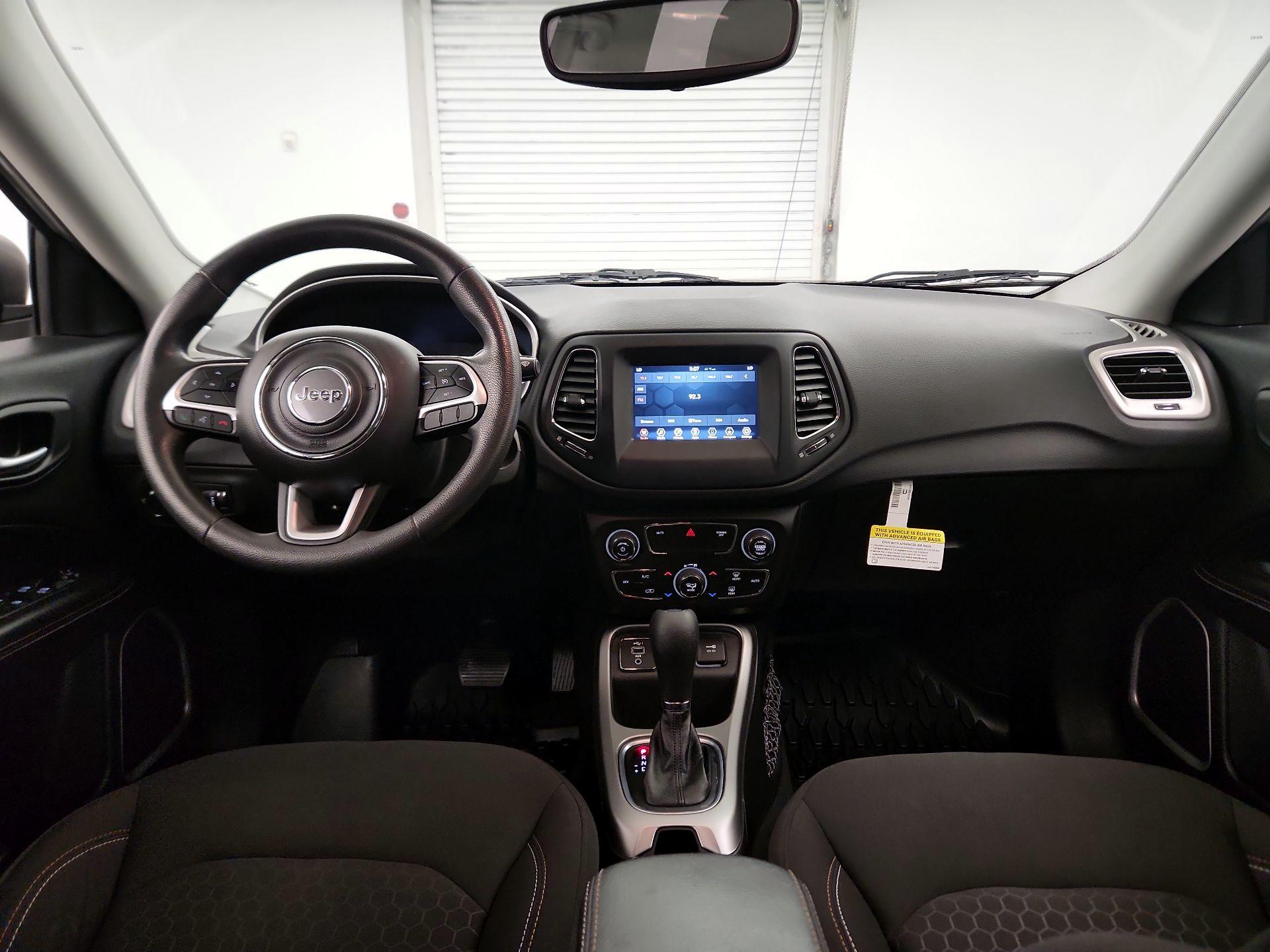 Thumbnail: 2020 Jeep Compass - 9