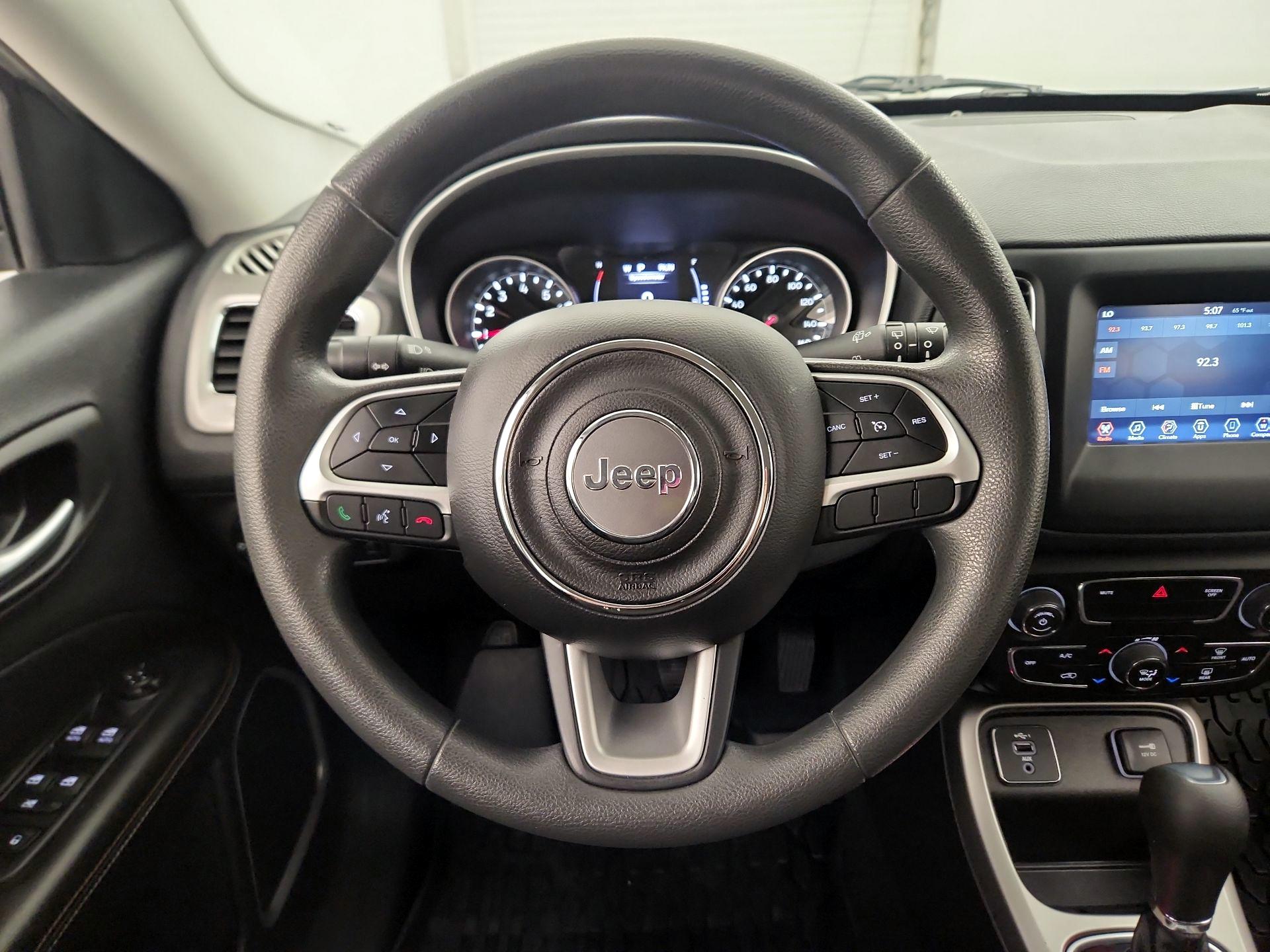 Thumbnail: 2020 Jeep Compass - 10