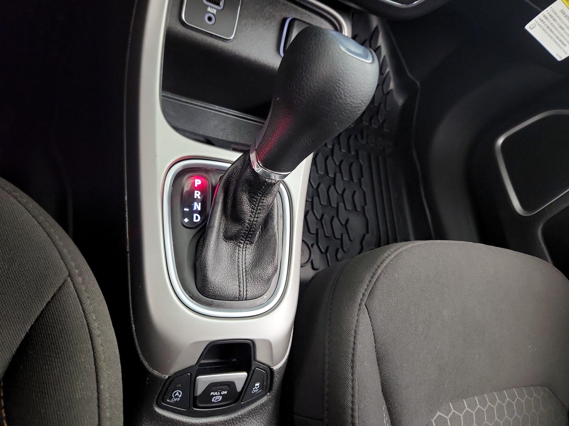 Thumbnail: 2020 Jeep Compass - 17