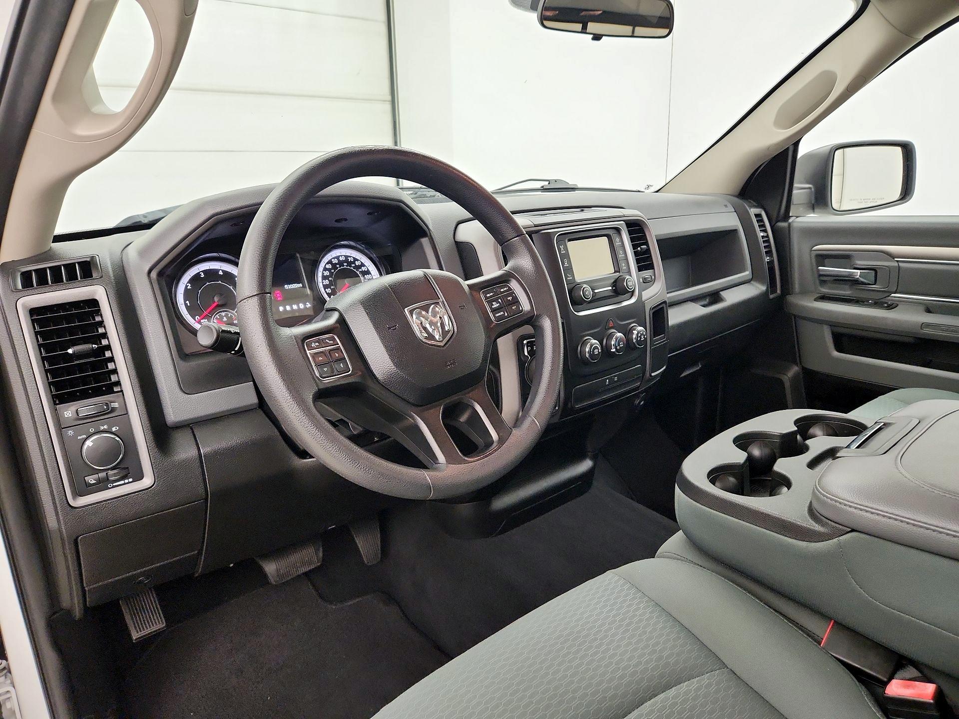 Thumbnail: 2020 RAM 1500 Classic - 9