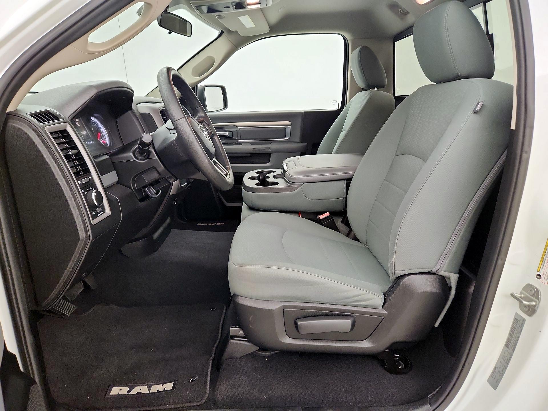 Thumbnail: 2020 RAM 1500 Classic - 11