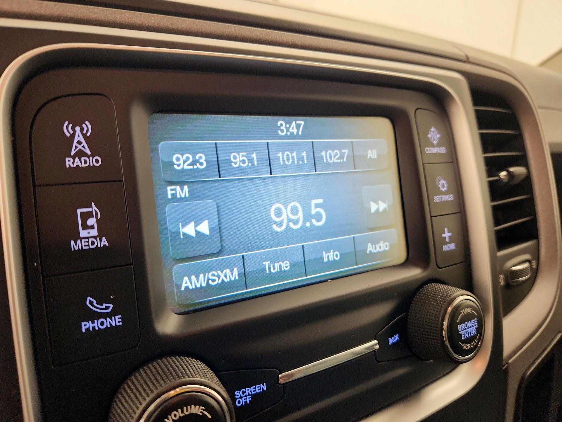 Thumbnail: 2020 RAM 1500 Classic - 15