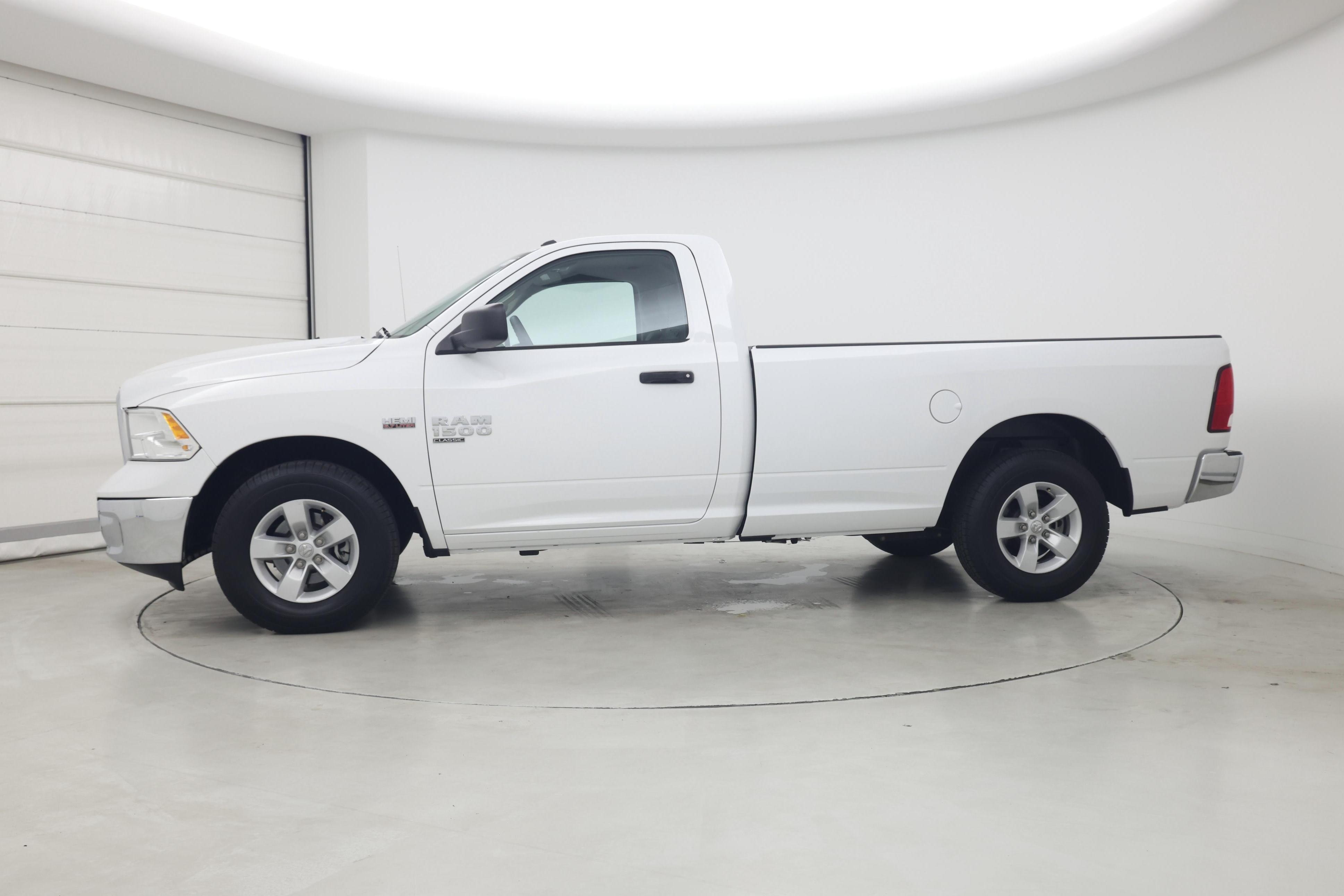 Thumbnail: 2020 RAM 1500 Classic - 3