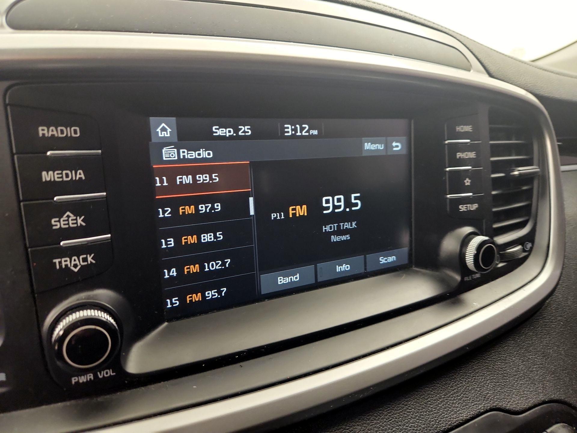 Thumbnail: 2020 Kia Sorento - 15
