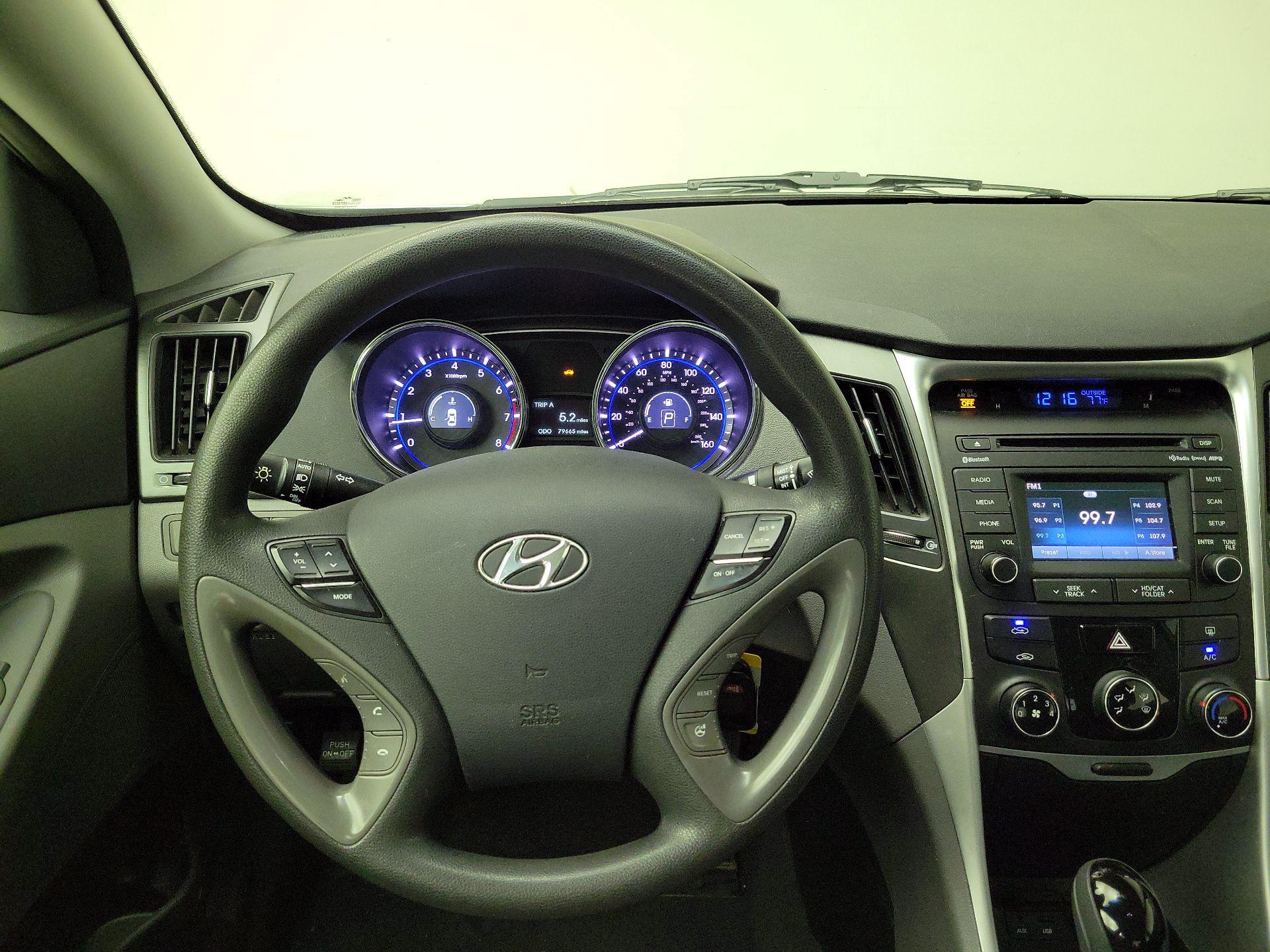 Thumbnail: 2014 Hyundai Sonata - 10
