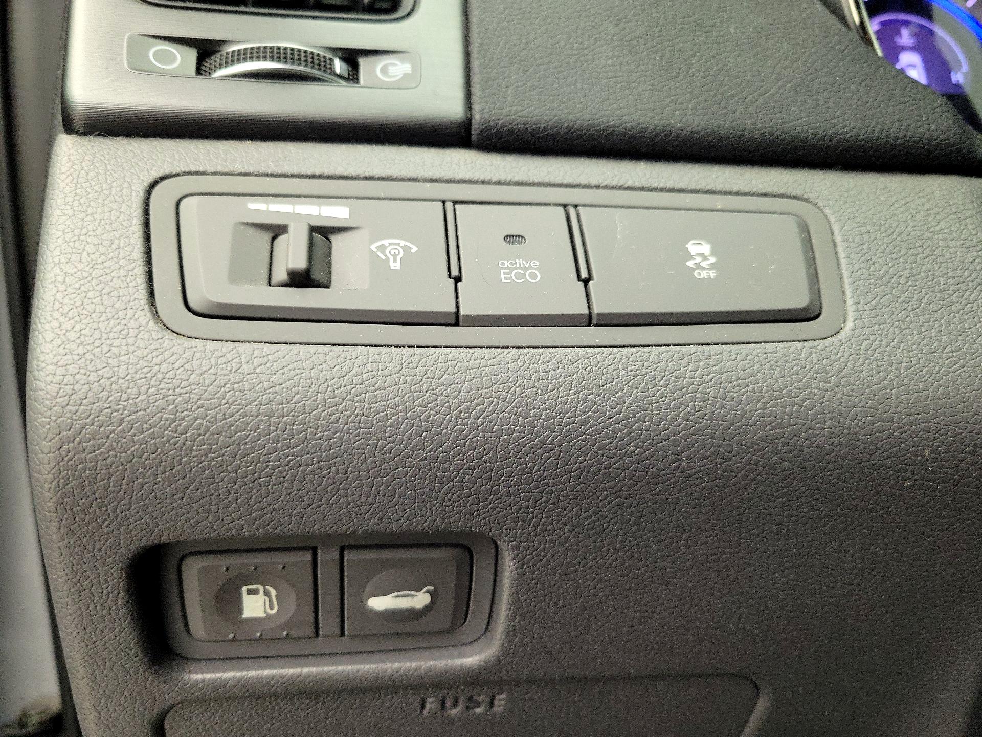 Thumbnail: 2014 Hyundai Sonata - 13