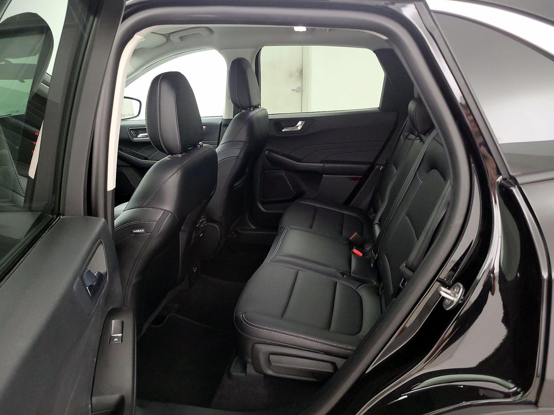 Thumbnail: 2021 Ford Escape - 18