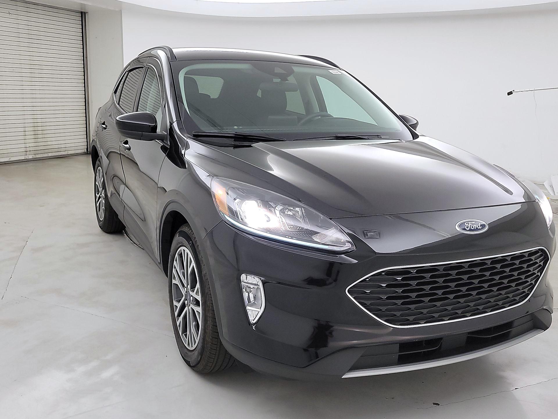 Thumbnail: 2021 Ford Escape - 3