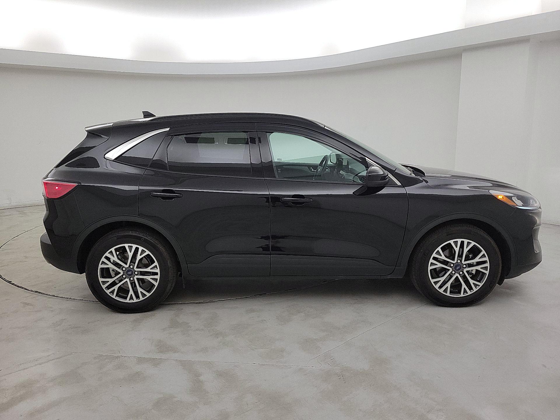 Thumbnail: 2021 Ford Escape - 4