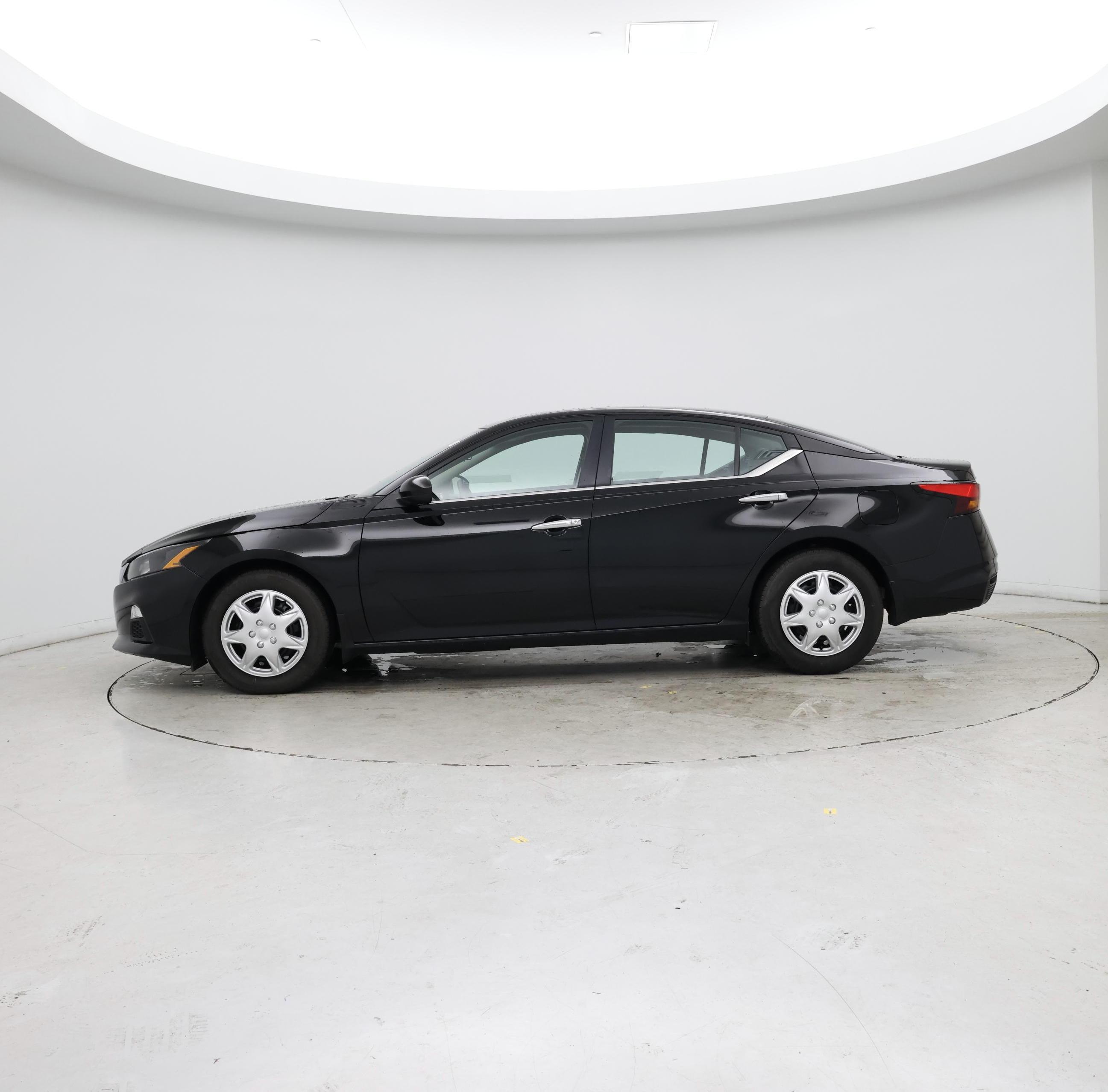 Thumbnail: 2024 Nissan Sentra - 3