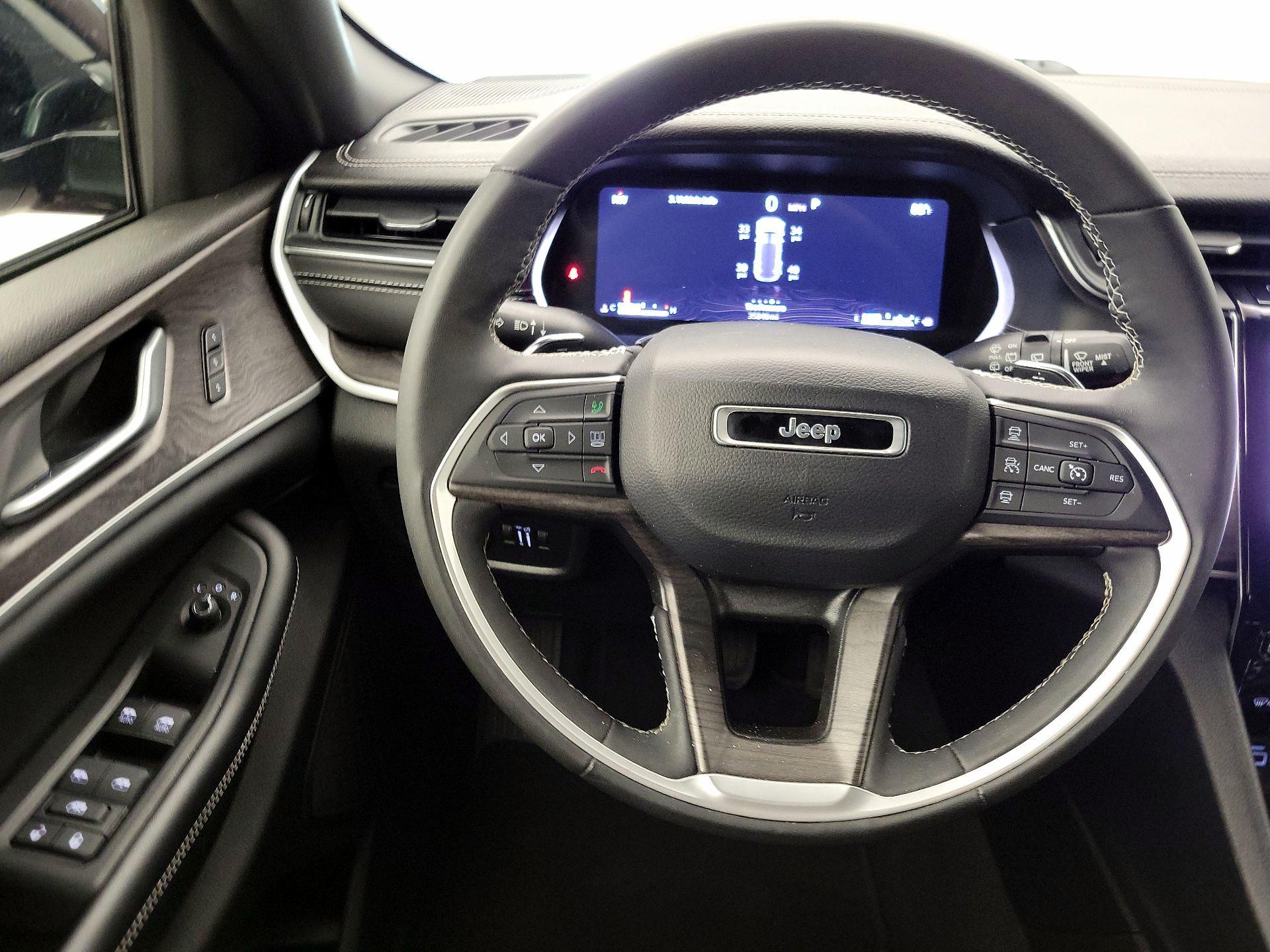 Thumbnail: 2024 Jeep Grand Cherokee - 10