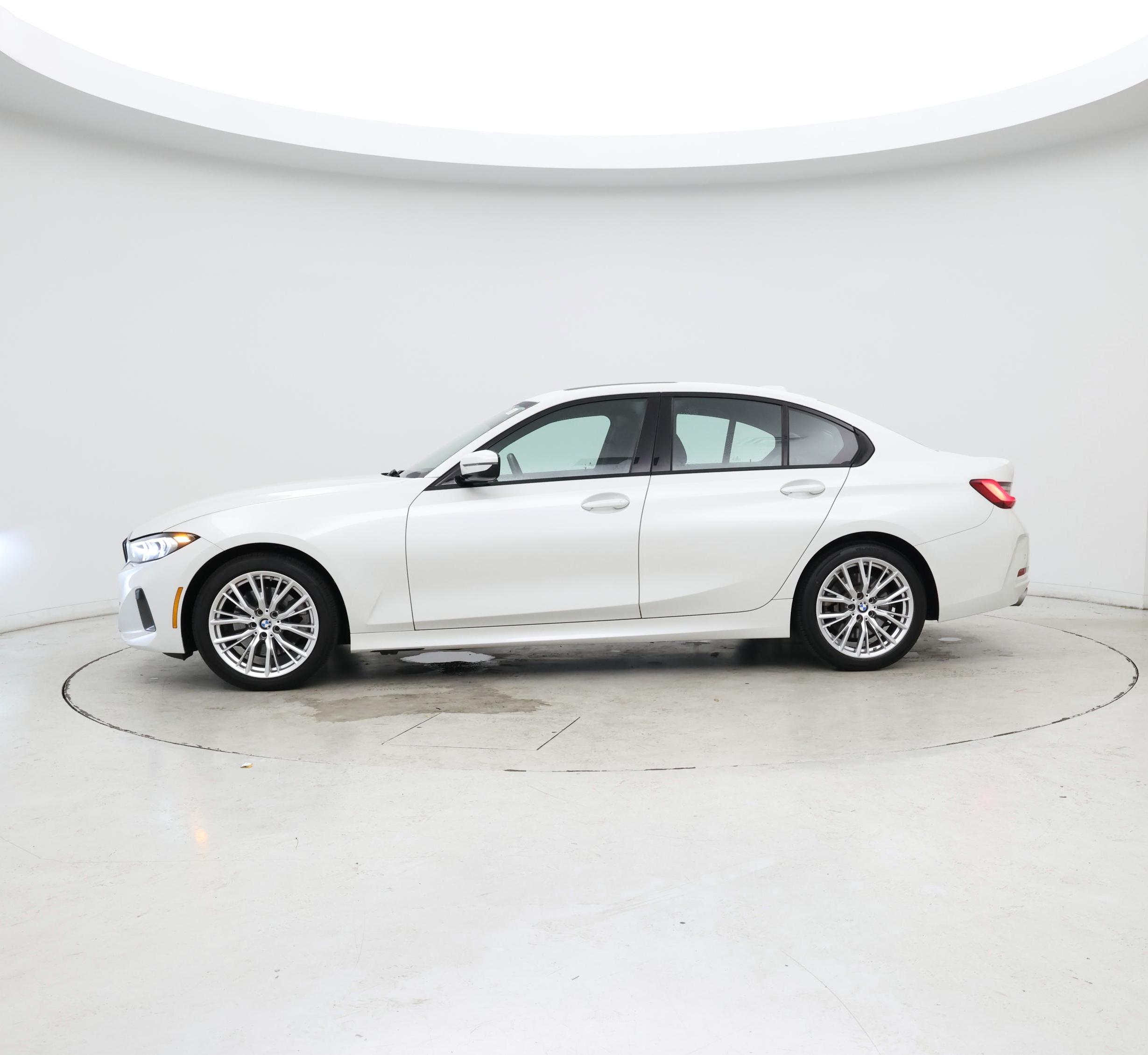 Thumbnail: 2023 BMW 3 Series - 3