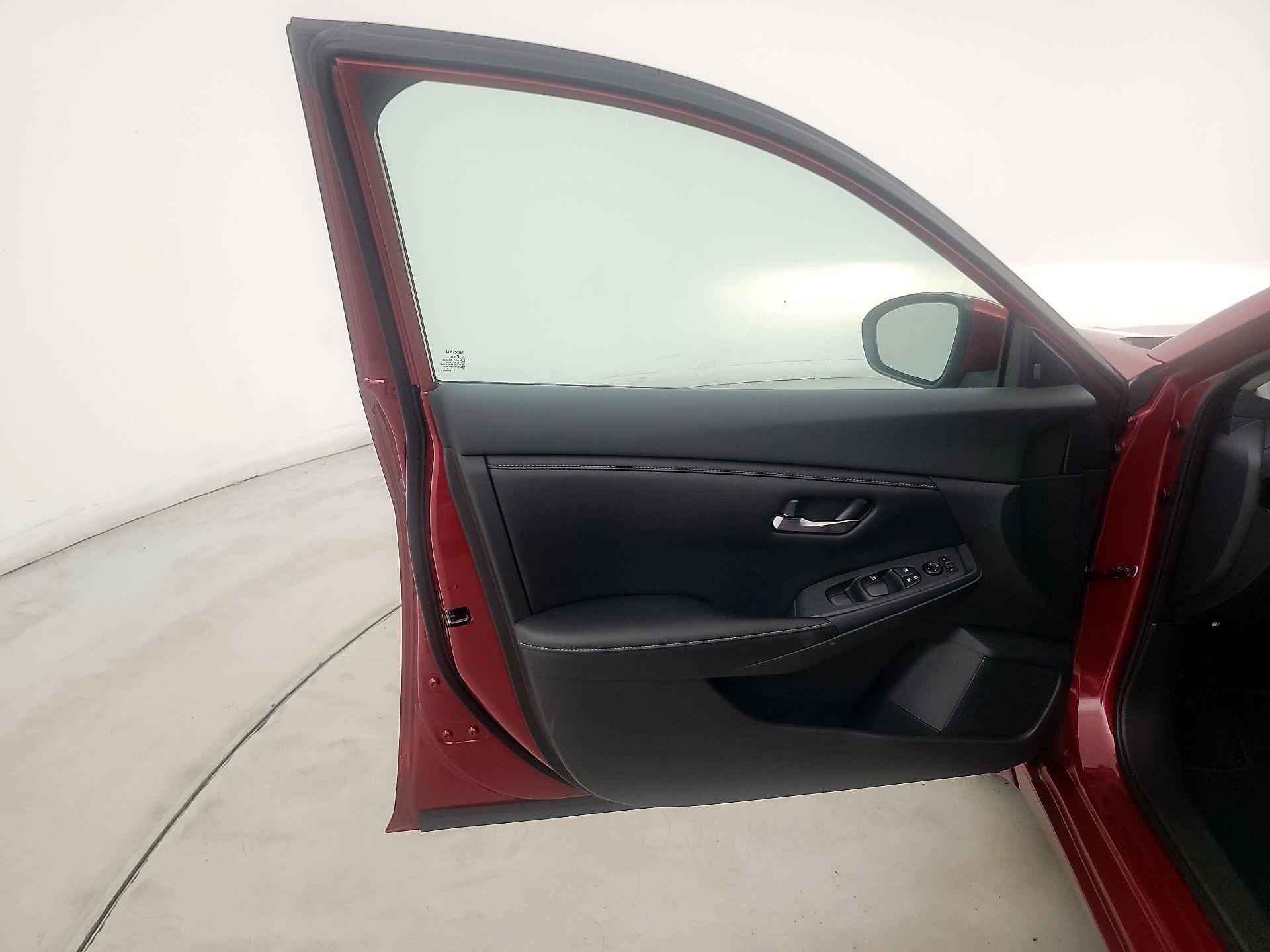 Thumbnail: 2020 Nissan Sentra - 10