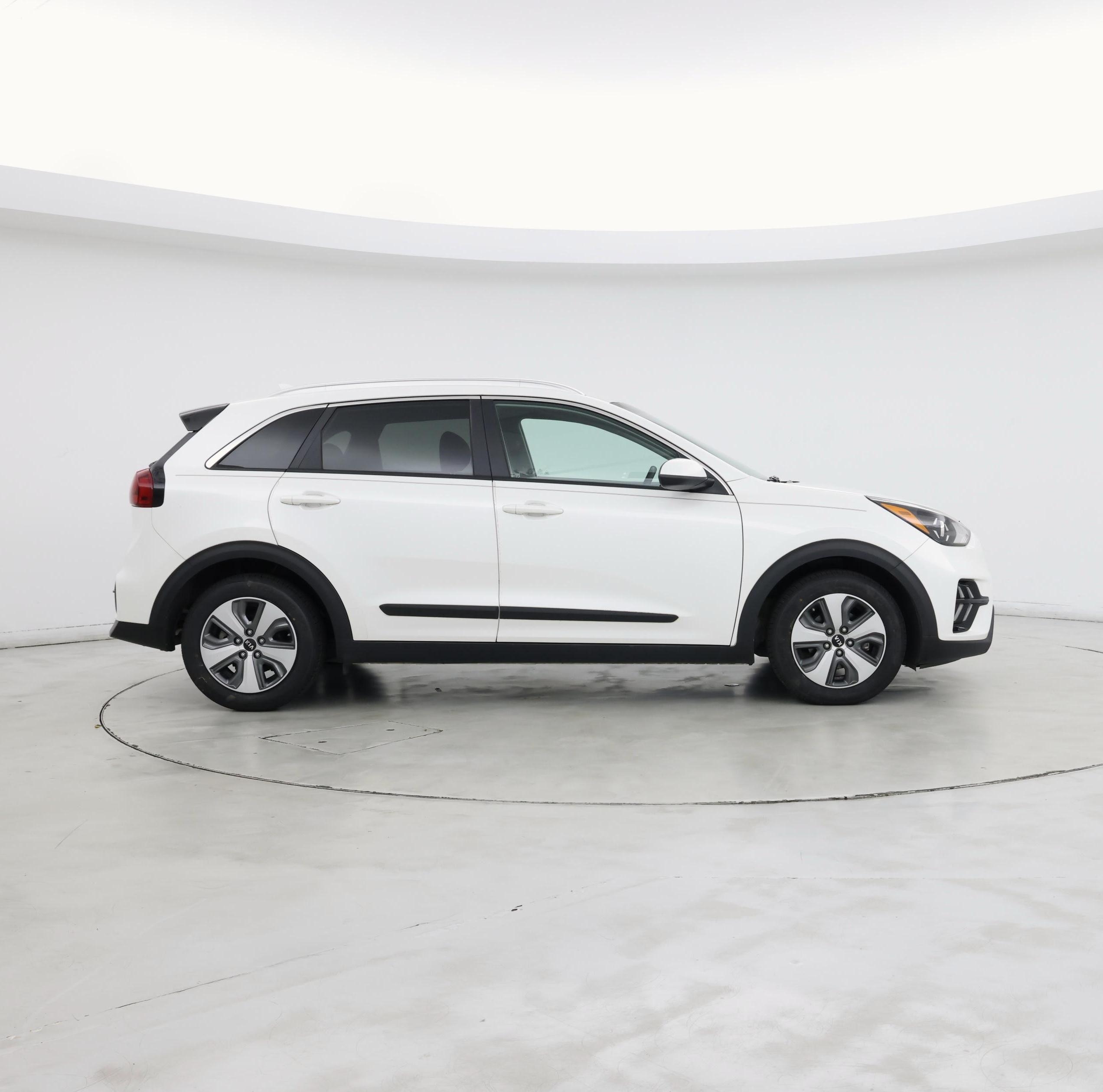 Thumbnail: 2020 Kia Niro - 7