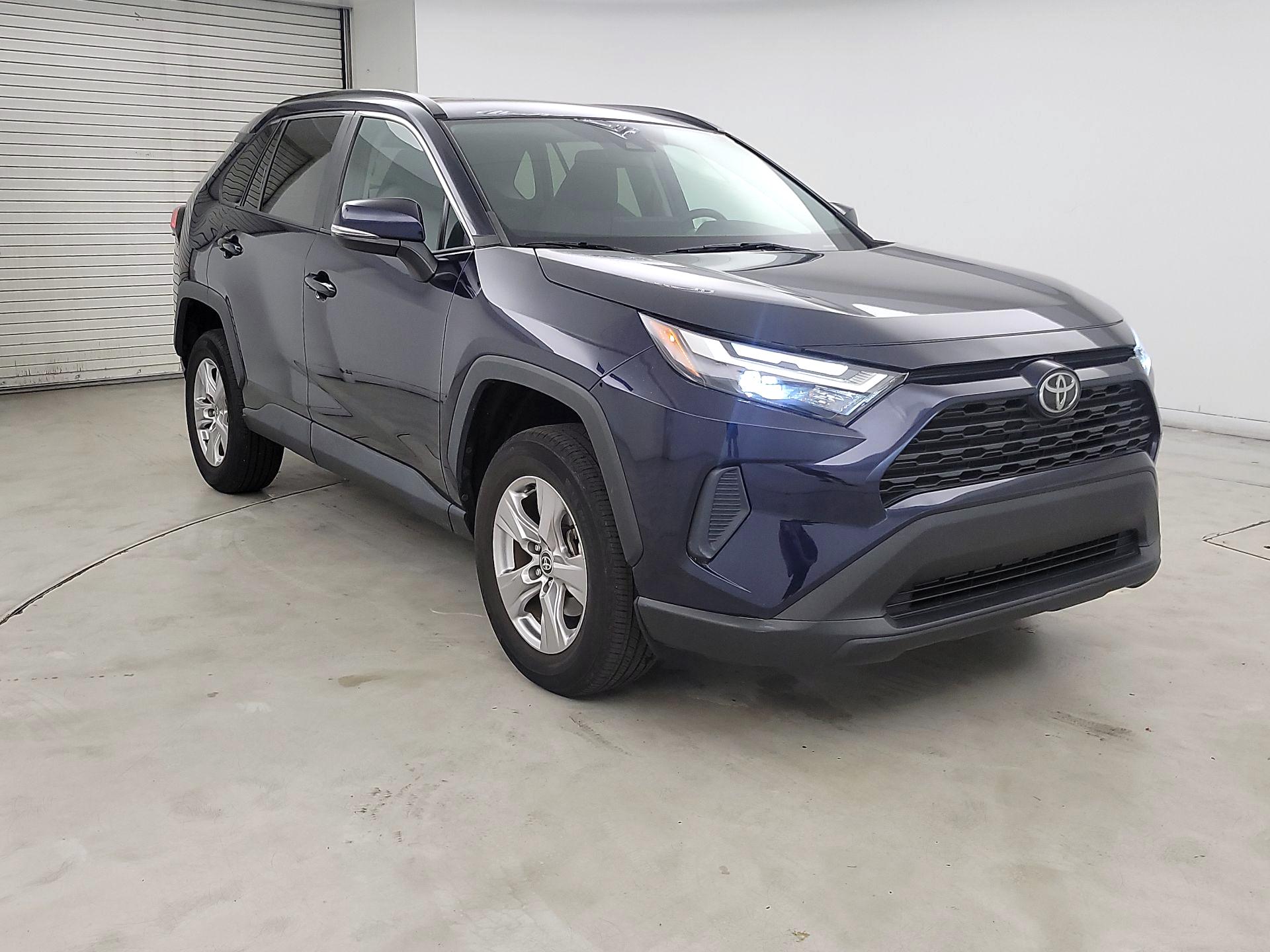 Thumbnail: 2022 Toyota RAV4 - 3