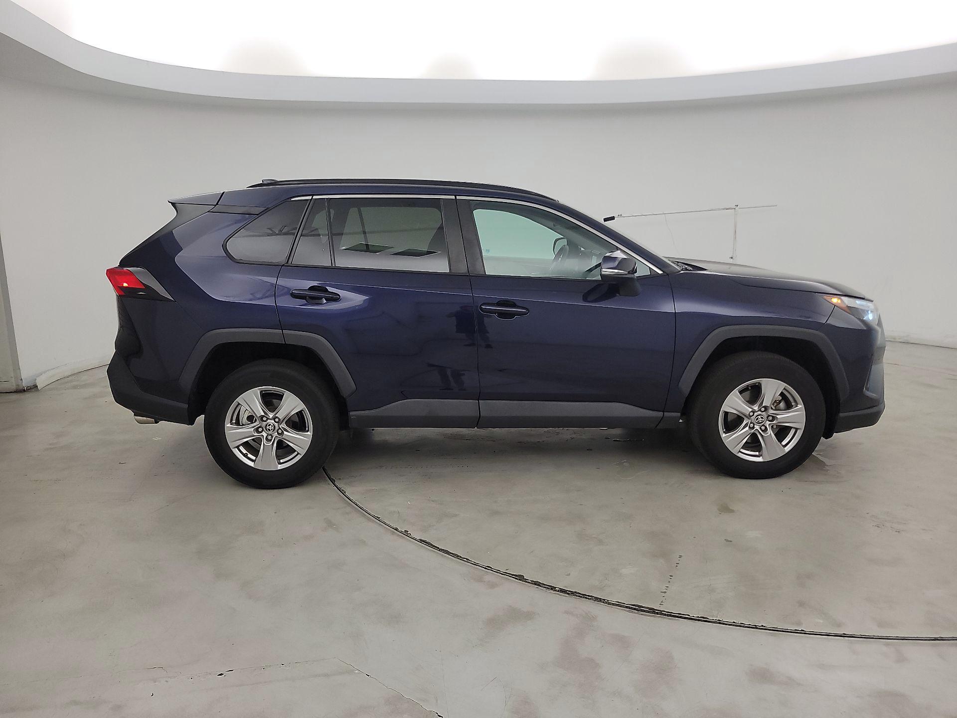 Thumbnail: 2022 Toyota RAV4 - 4