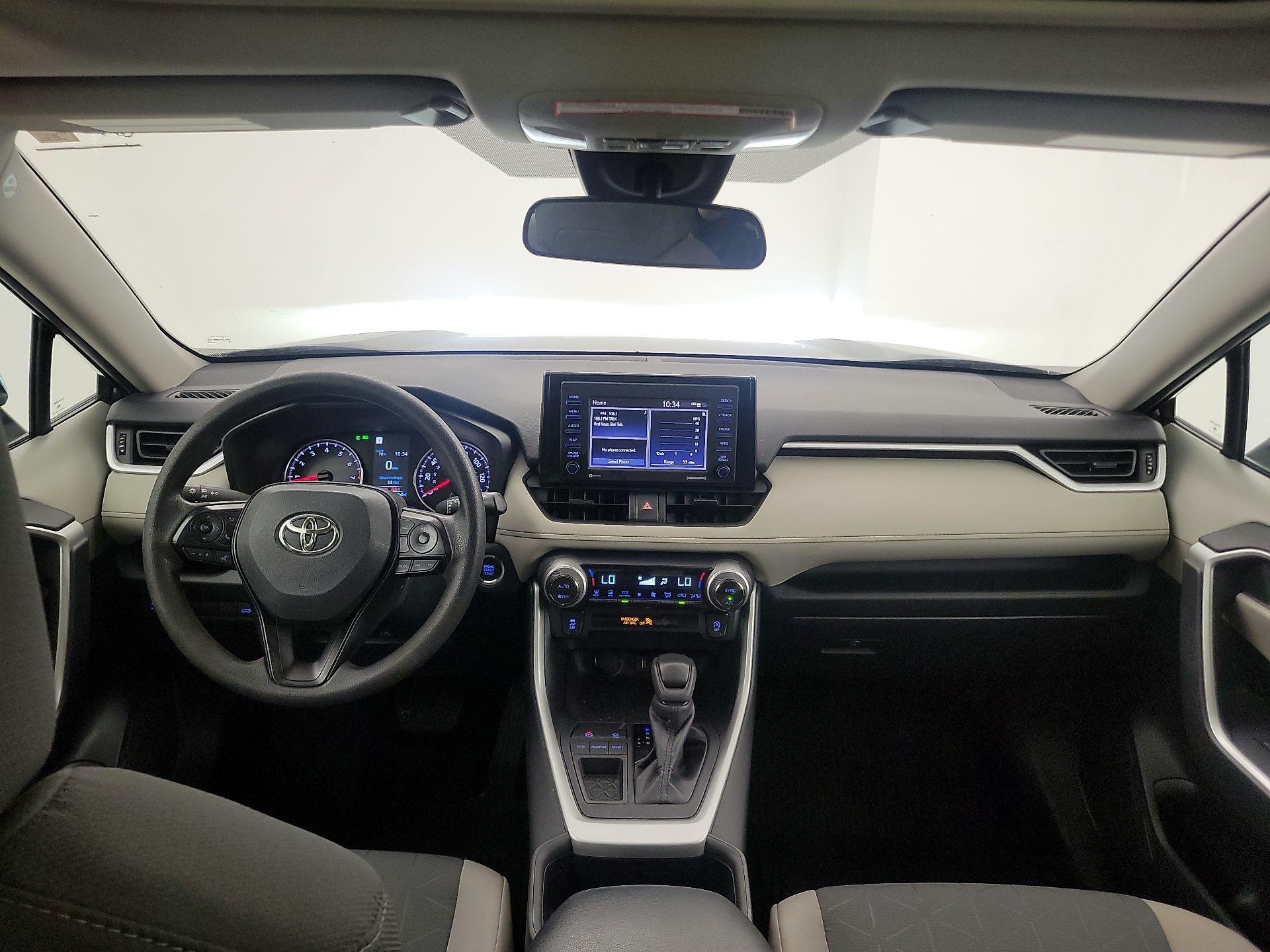 Thumbnail: 2022 Toyota RAV4 - 8