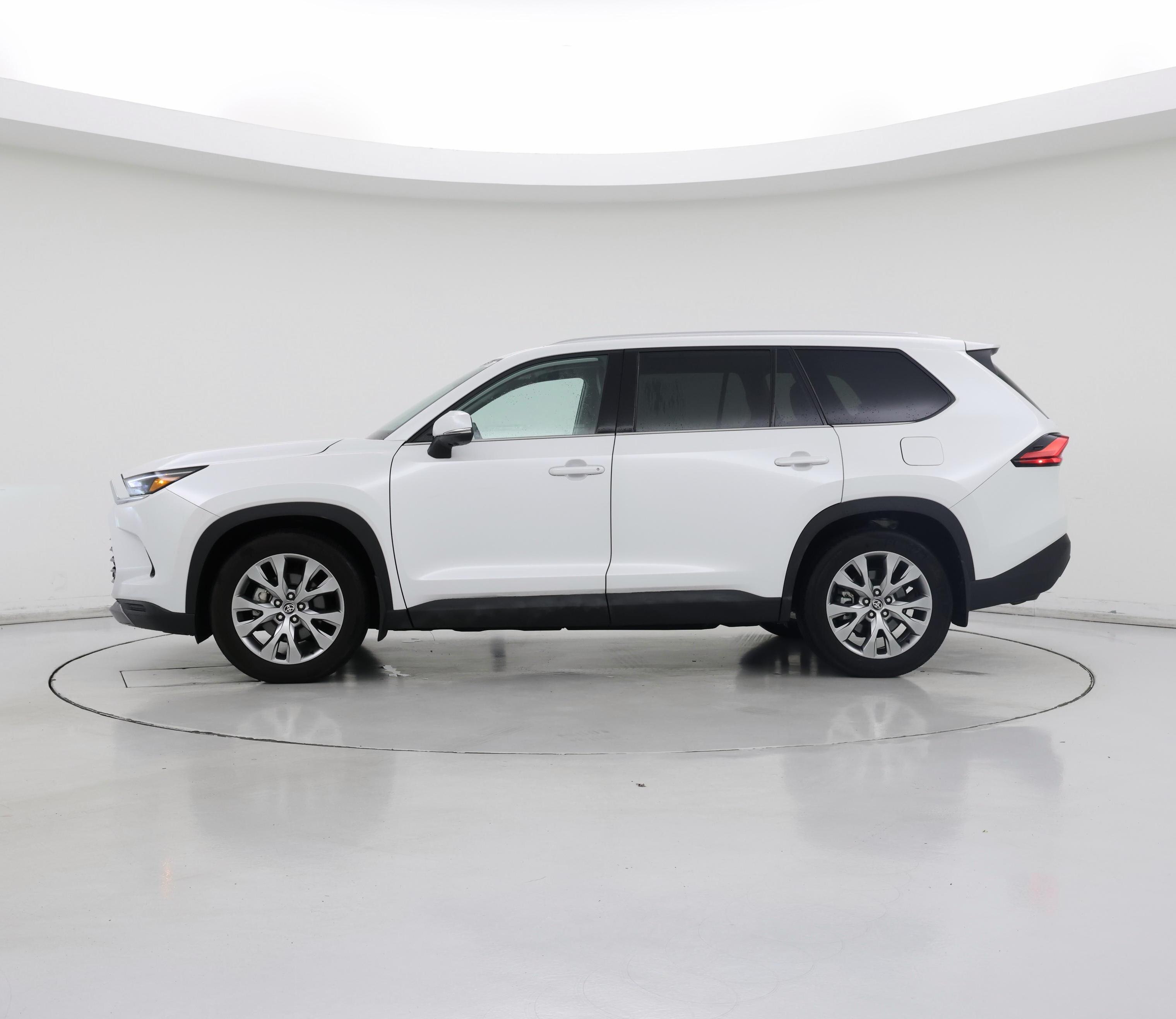 Thumbnail: 2024 Toyota Highlander - 3