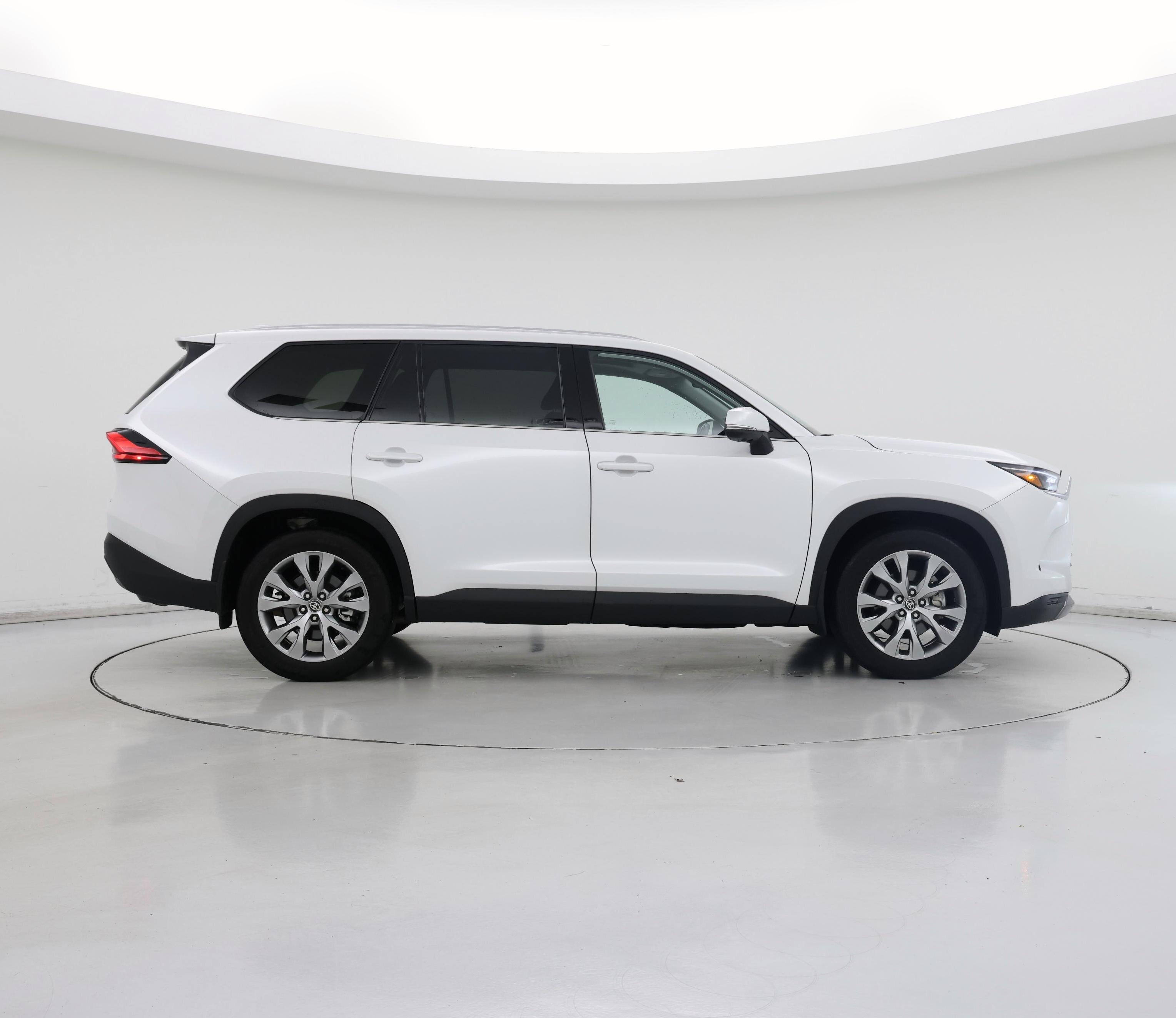 Thumbnail: 2024 Toyota Highlander - 7