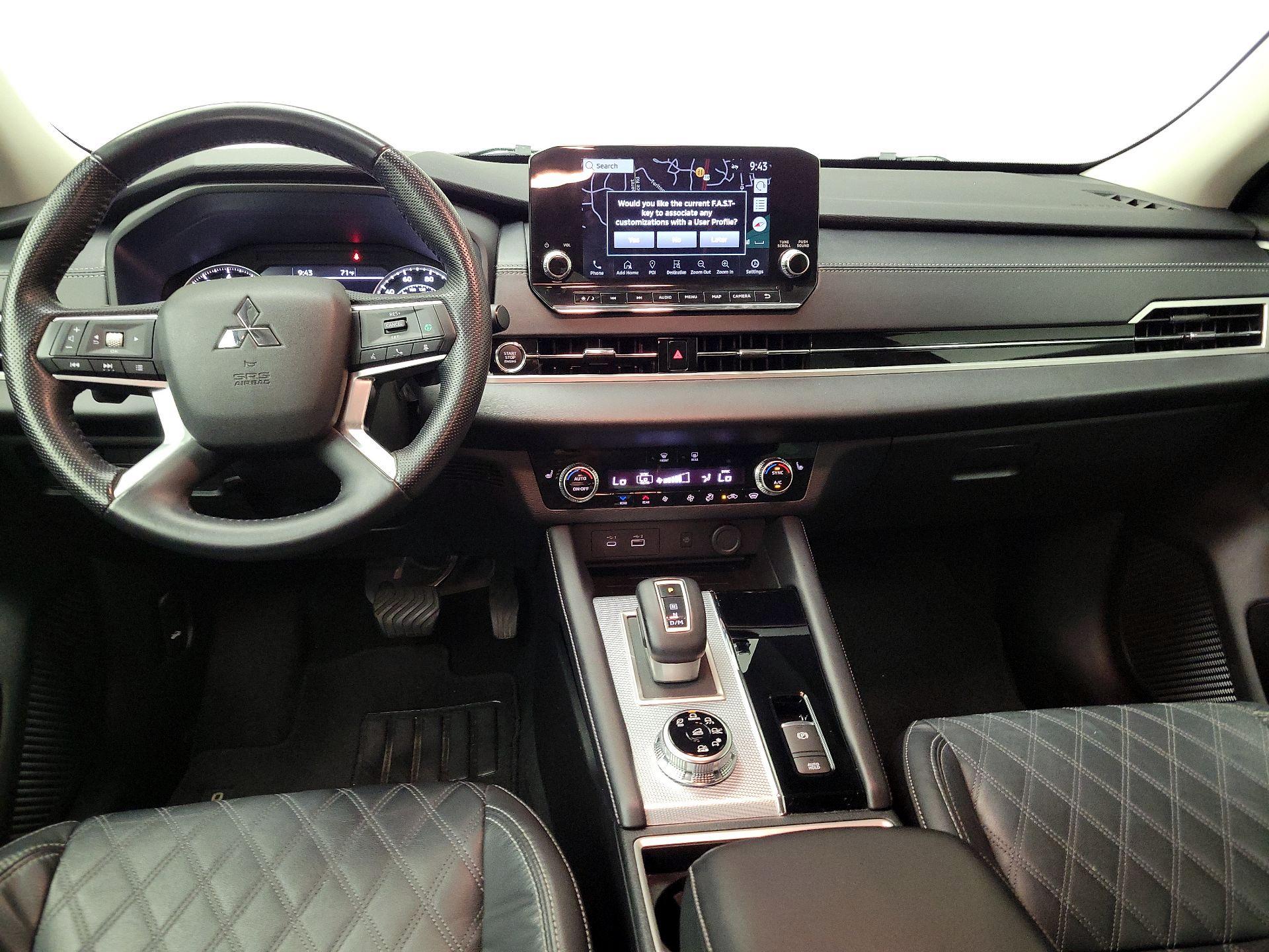 Thumbnail: 2022 Mitsubishi Outlander - 9