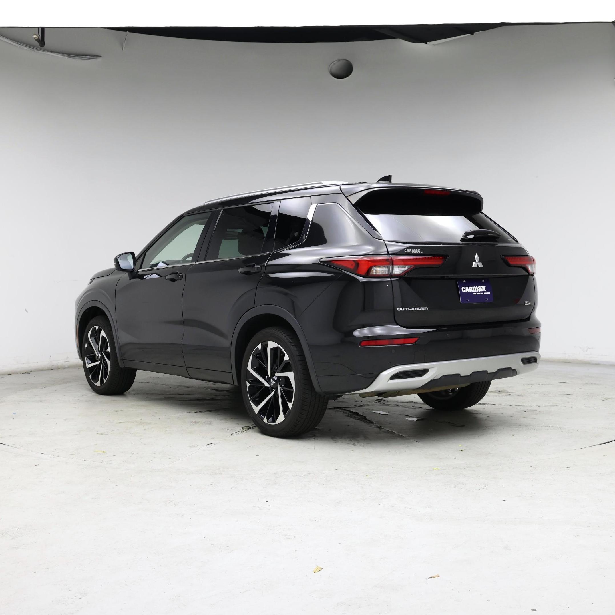 Thumbnail: 2022 Mitsubishi Outlander - 2