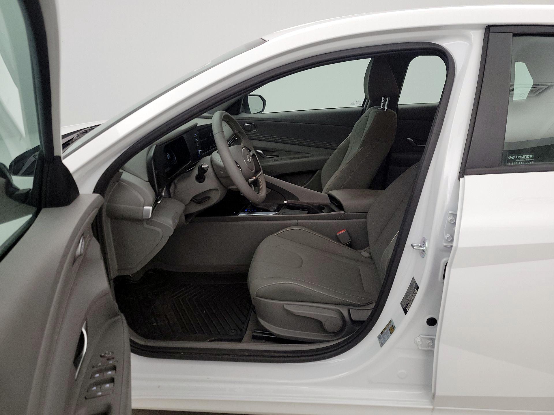 Thumbnail: 2025 Hyundai Elantra - 11