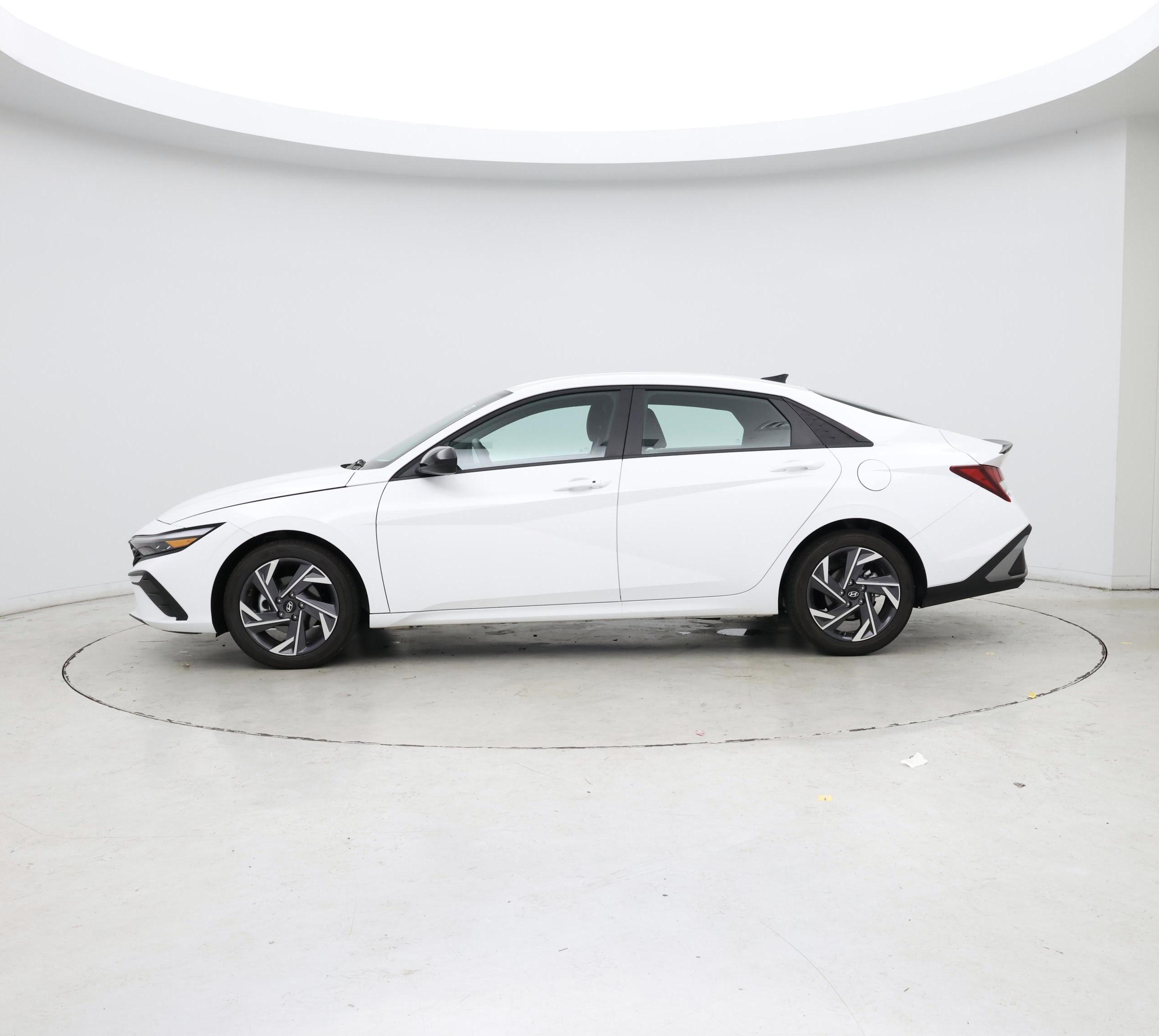 Thumbnail: 2025 Hyundai Elantra - 3