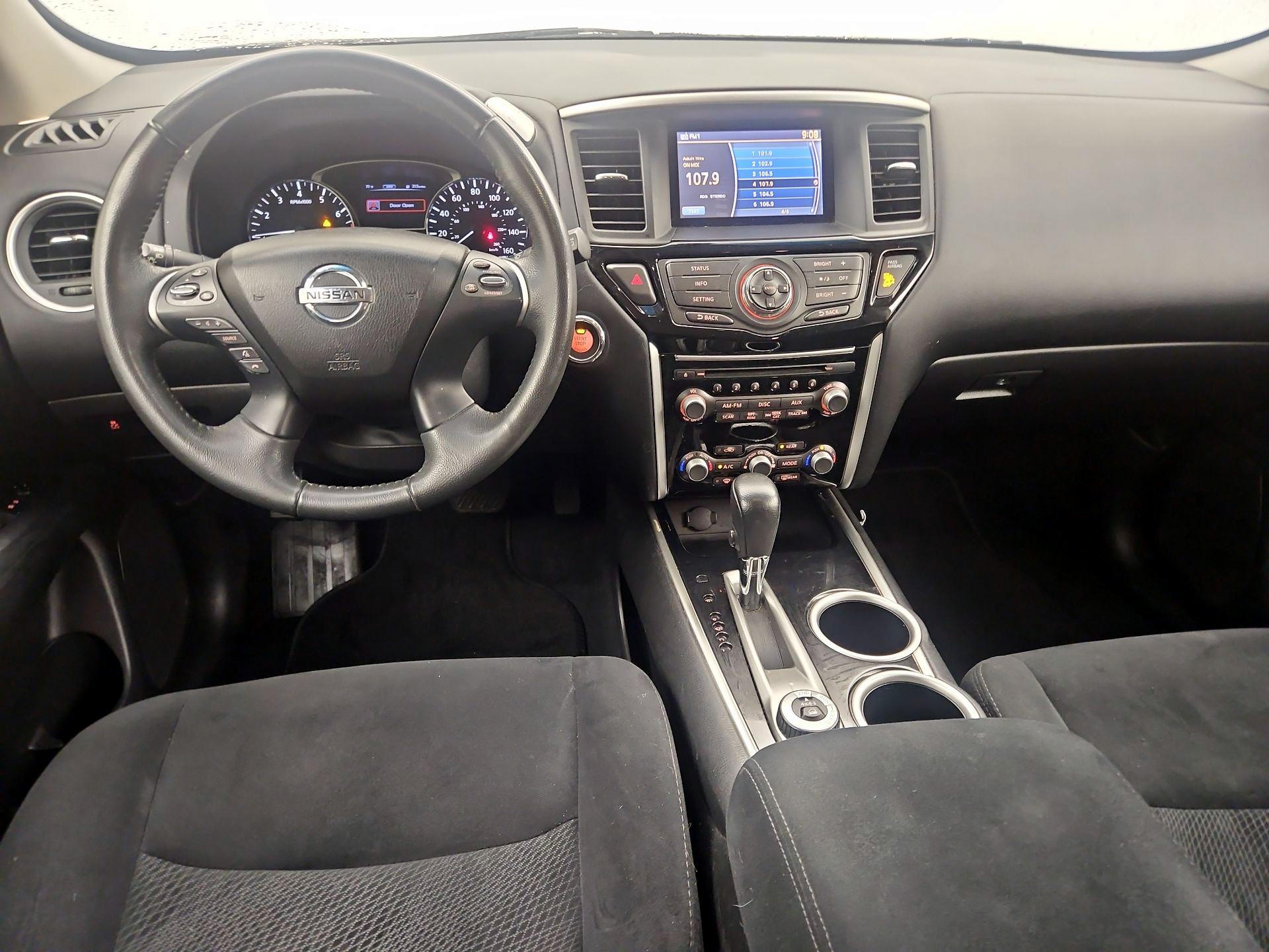 Thumbnail: 2015 Nissan Pathfinder - 9
