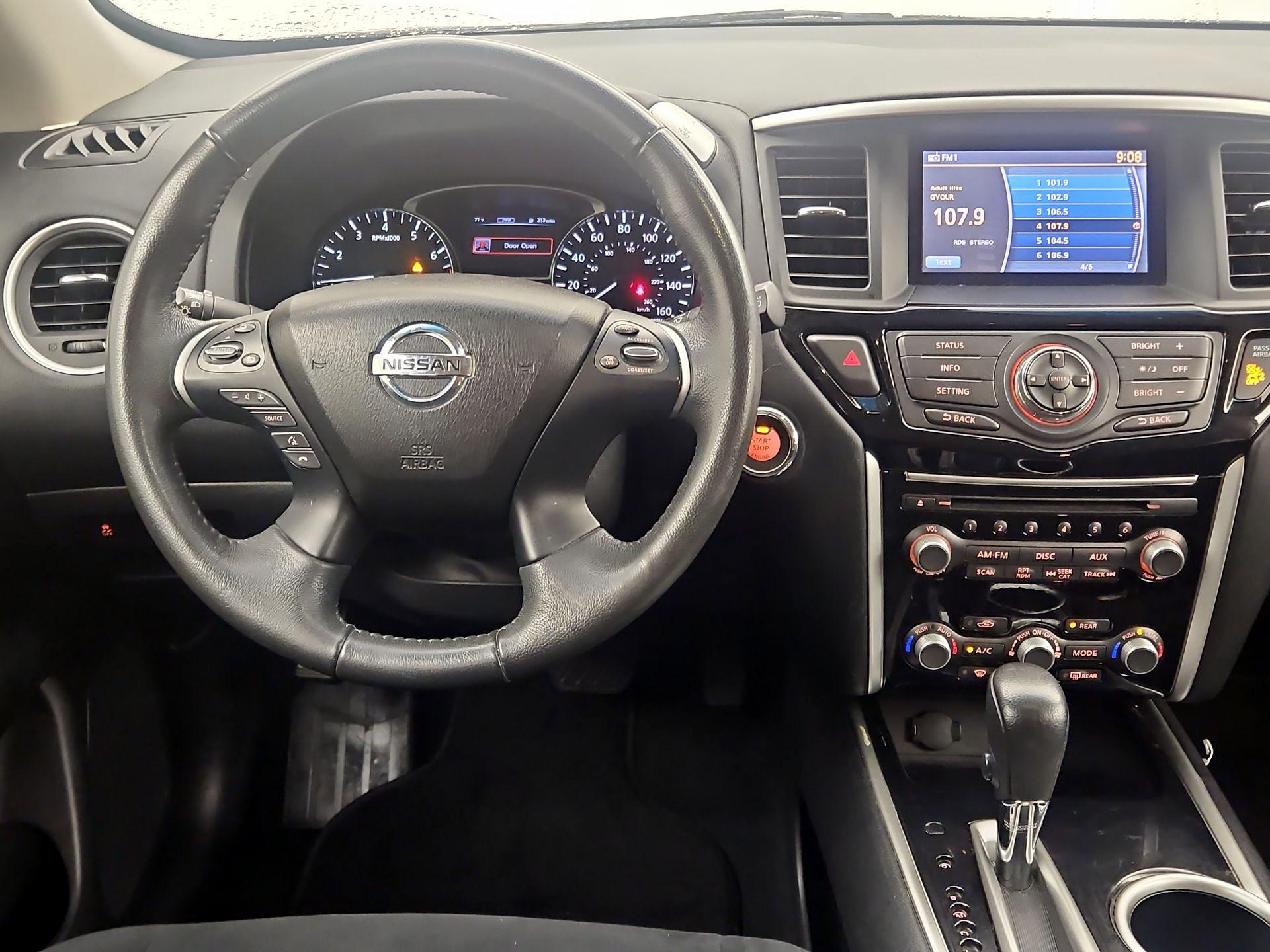 Thumbnail: 2015 Nissan Pathfinder - 10