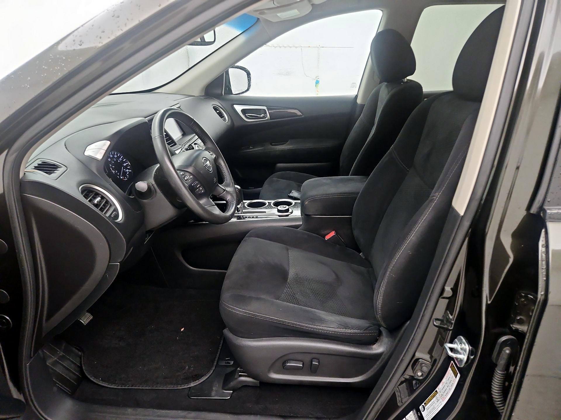 Thumbnail: 2015 Nissan Pathfinder - 11