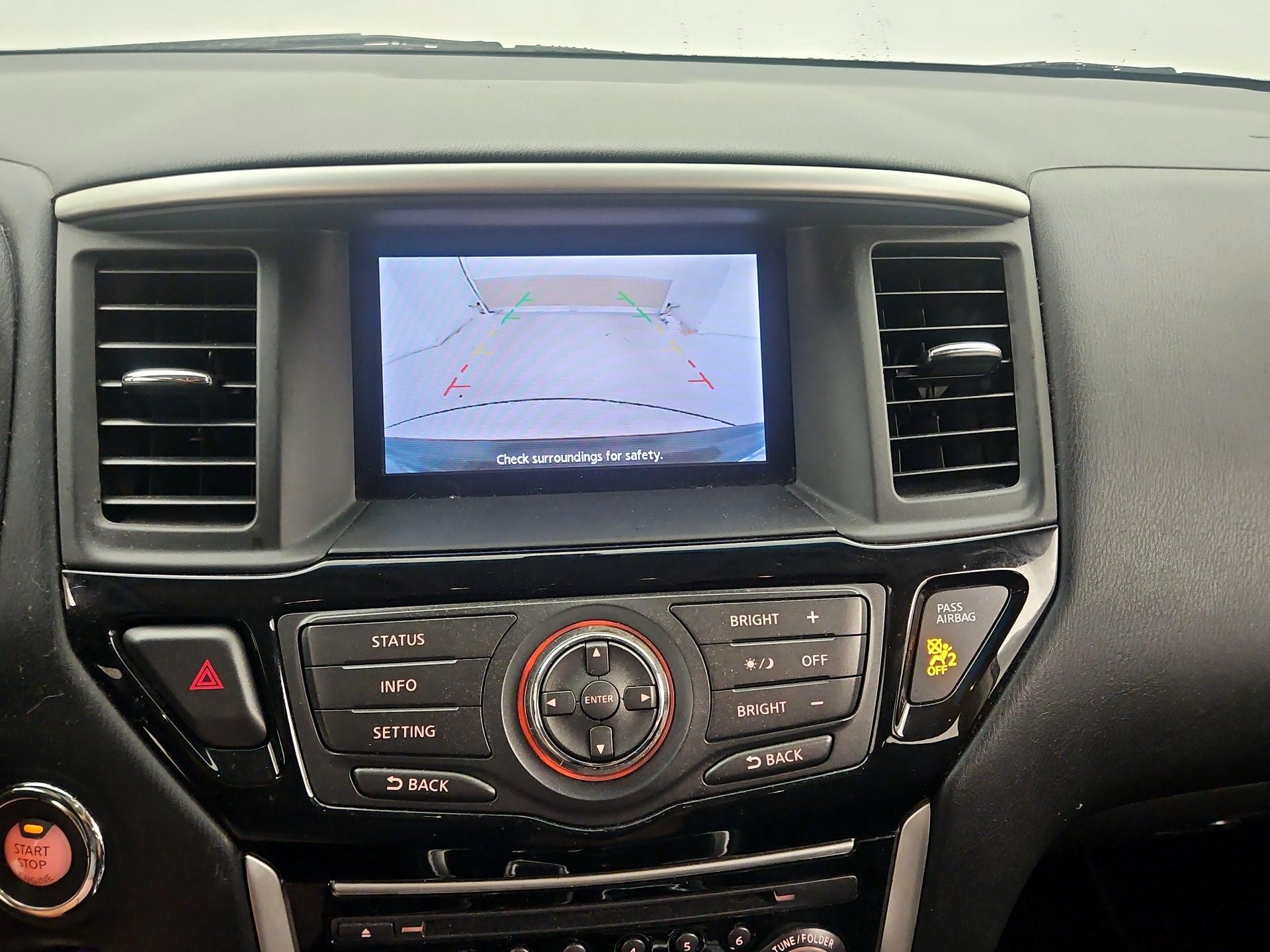 Thumbnail: 2015 Nissan Pathfinder - 14