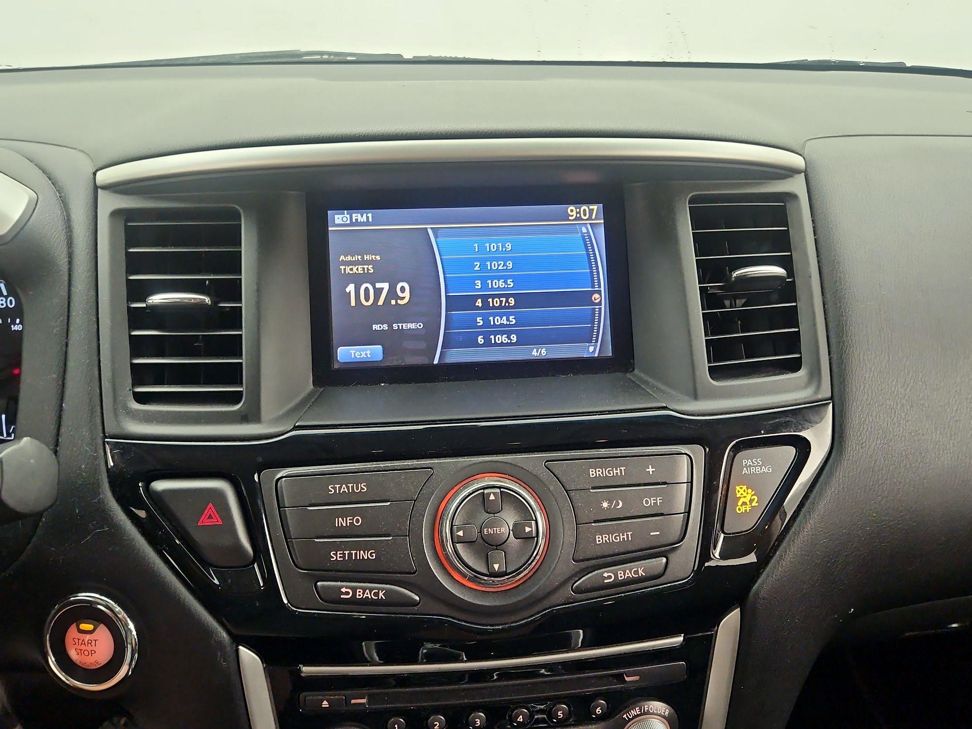 Thumbnail: 2015 Nissan Pathfinder - 15