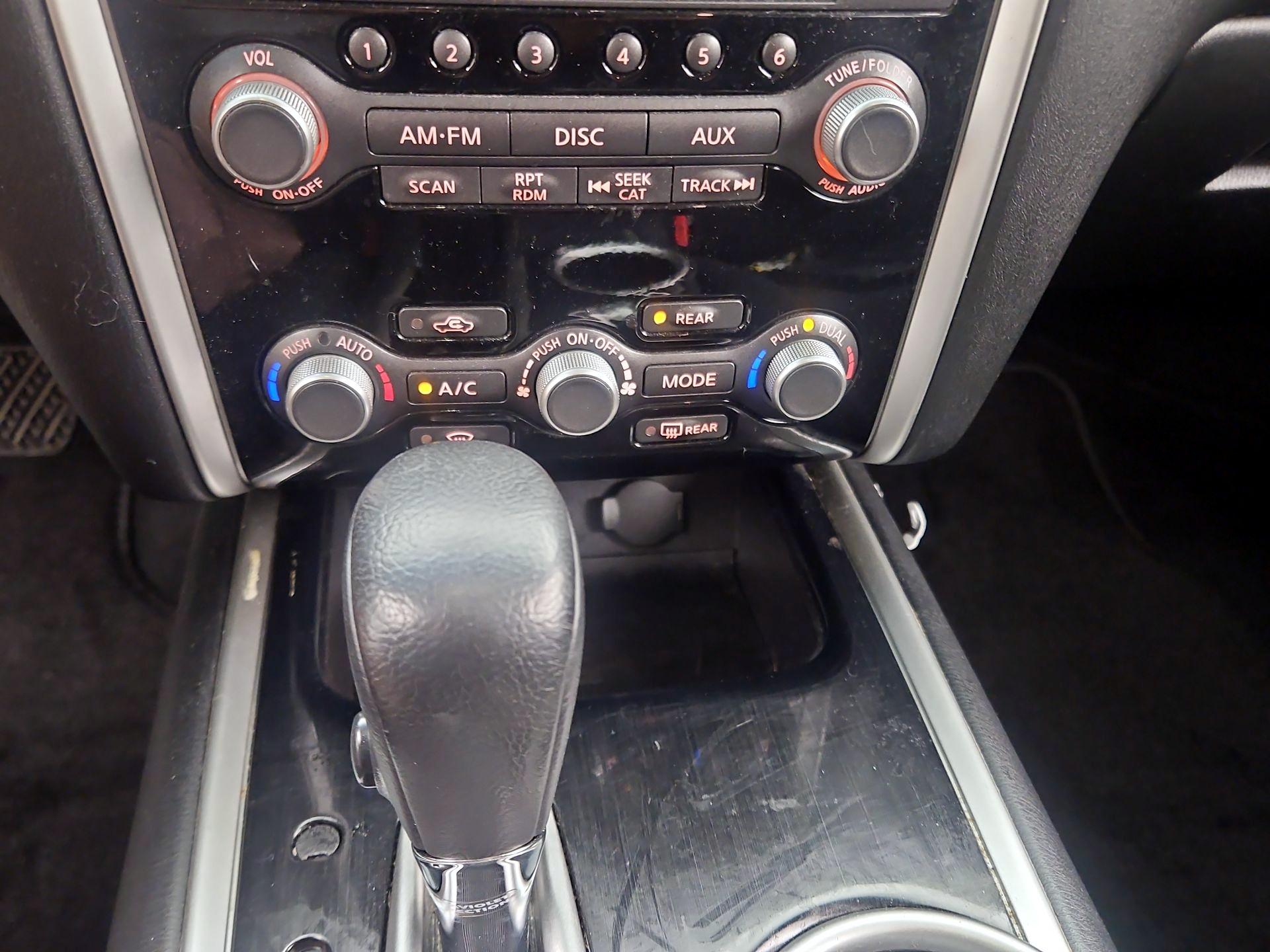 Thumbnail: 2015 Nissan Pathfinder - 16